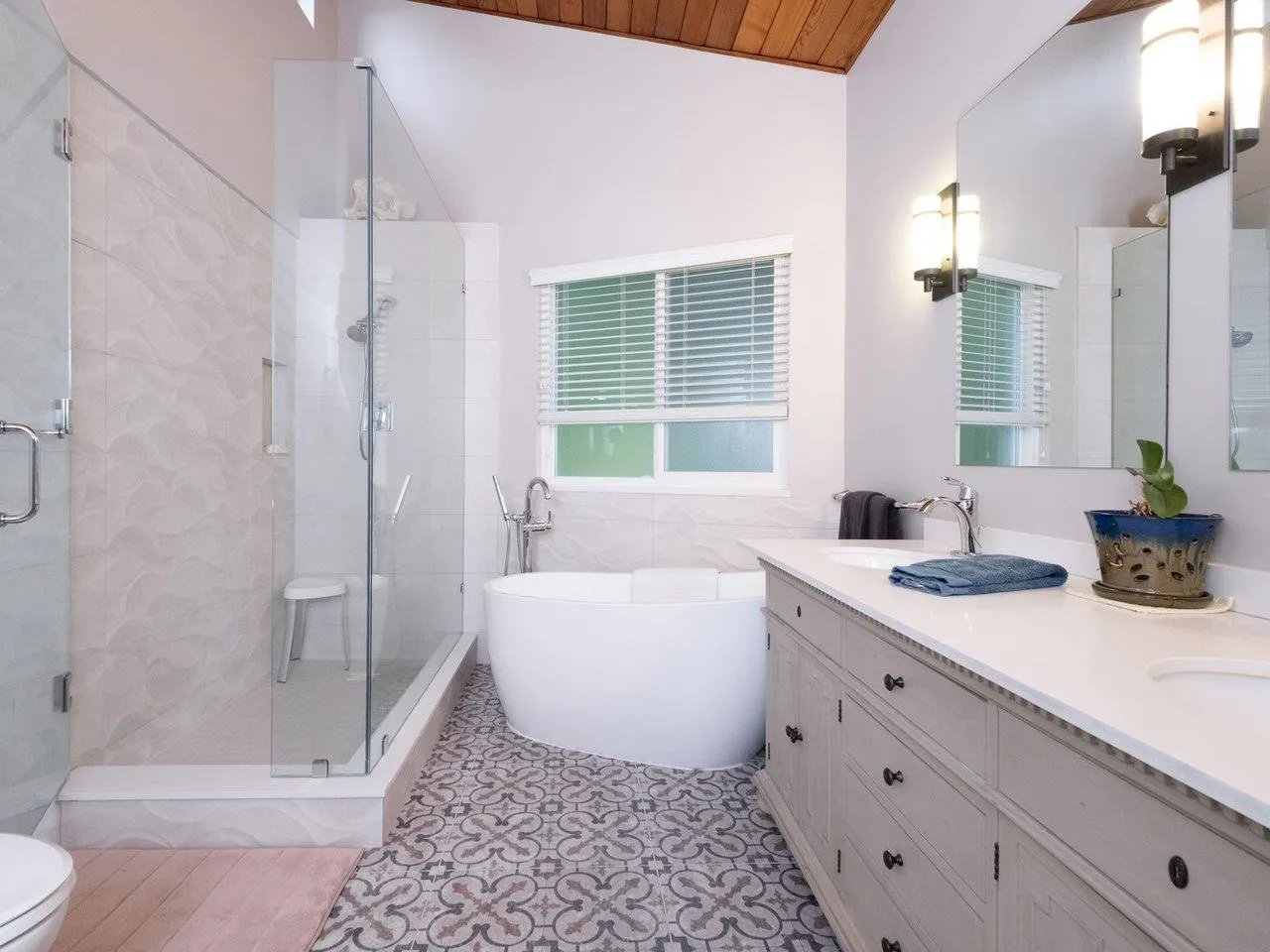 2727 Panorama Drive