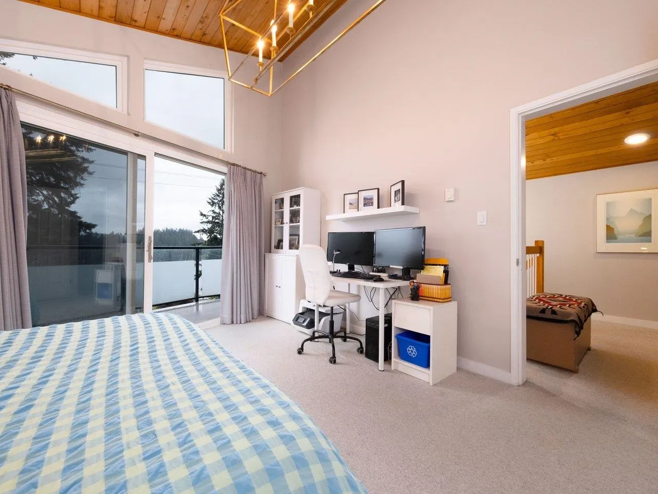 2727 Panorama Drive