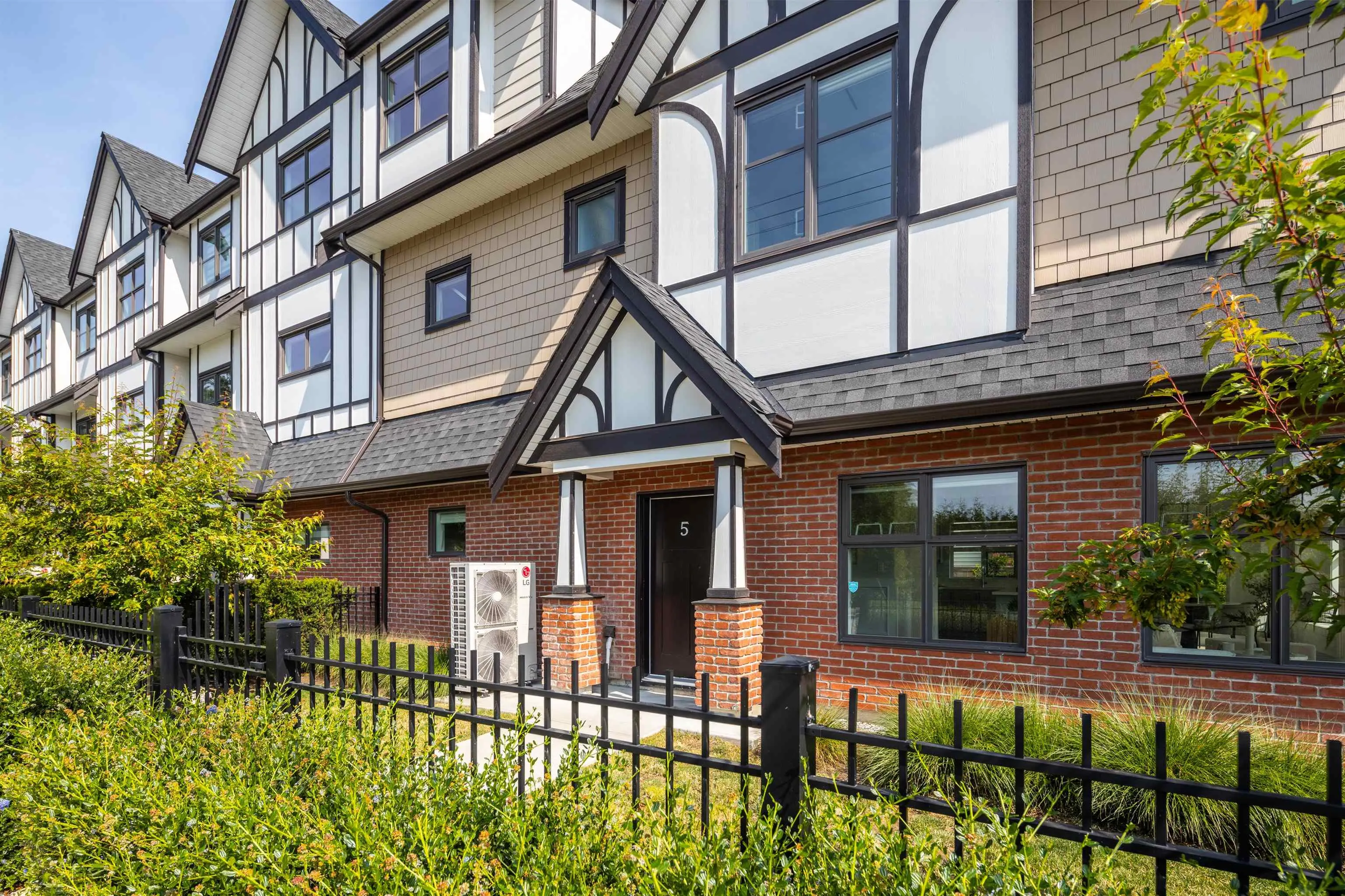 5 9899 Steveston Highway