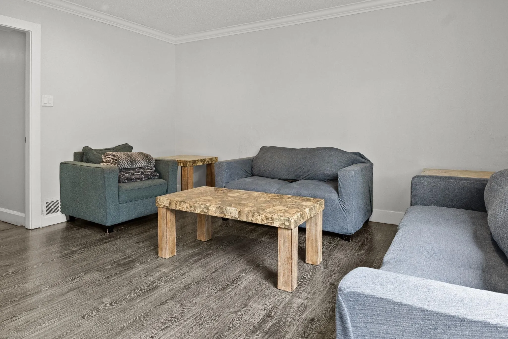 15042 85a Avenue