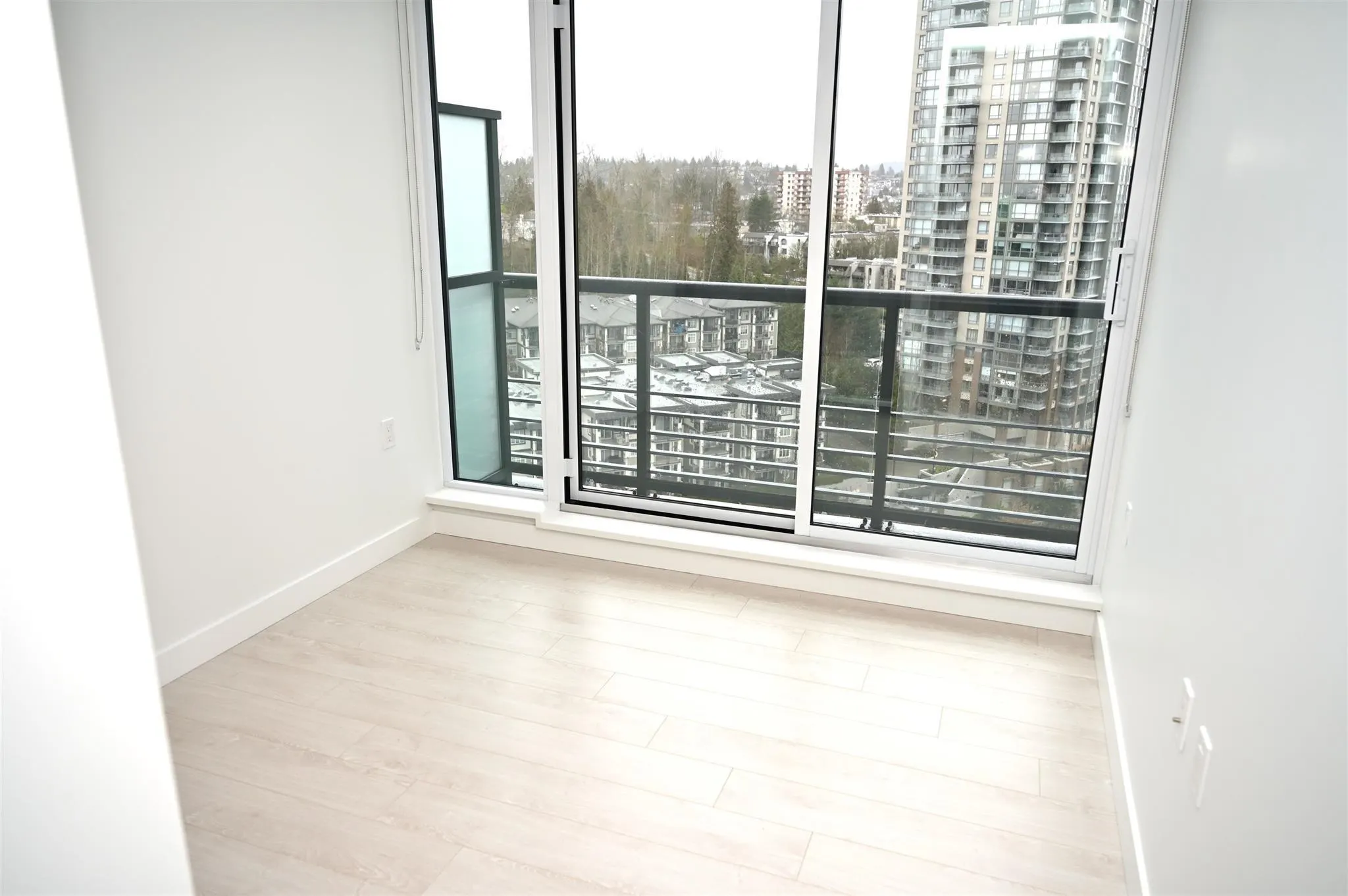 1411 4730 Lougheed Highway