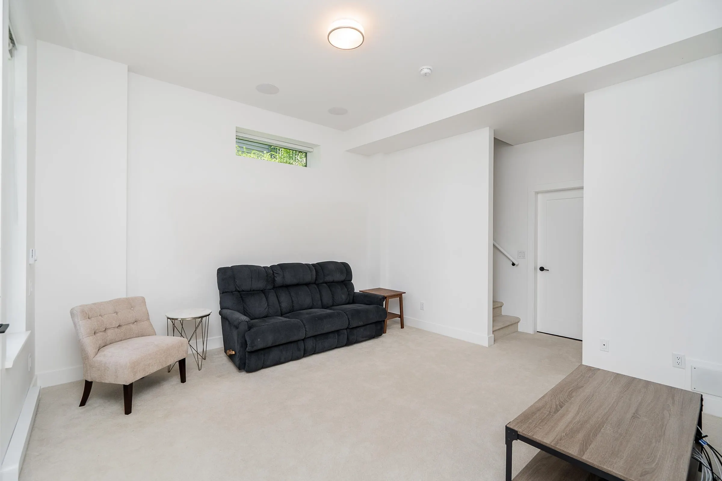 85 3552 Victoria Drive