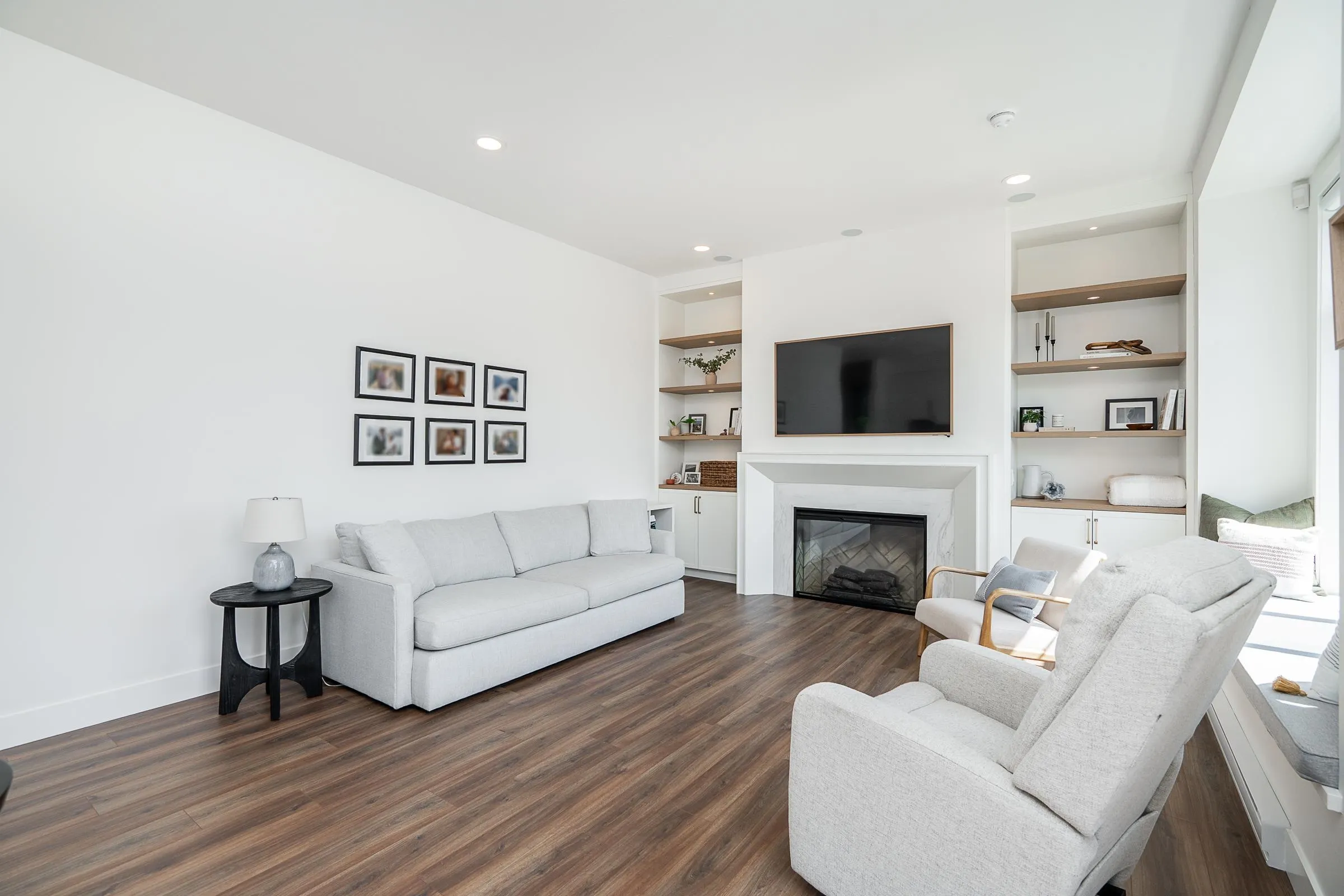 85 3552 Victoria Drive
