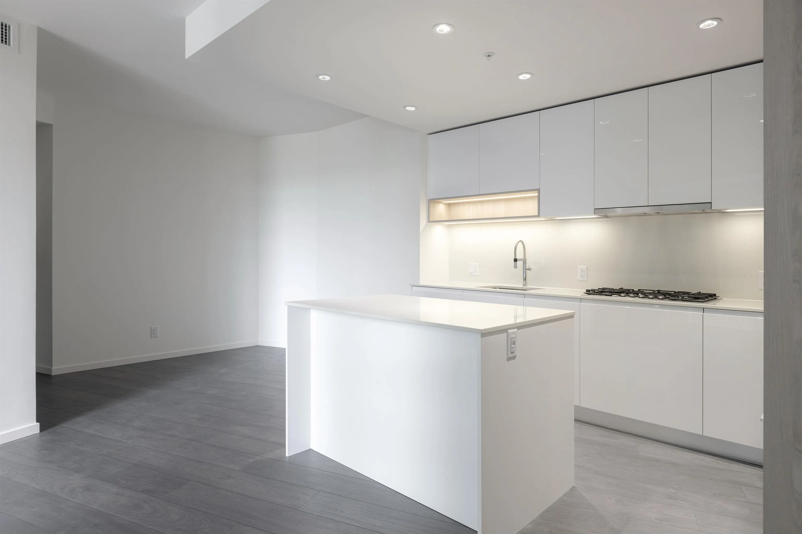 641 6500 Minoru Boulevard