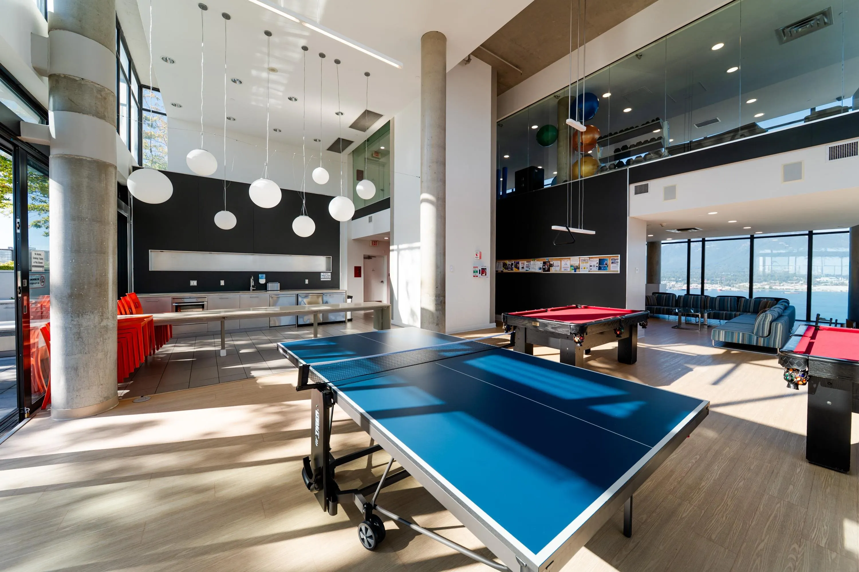 2508 108 W Cordova Street