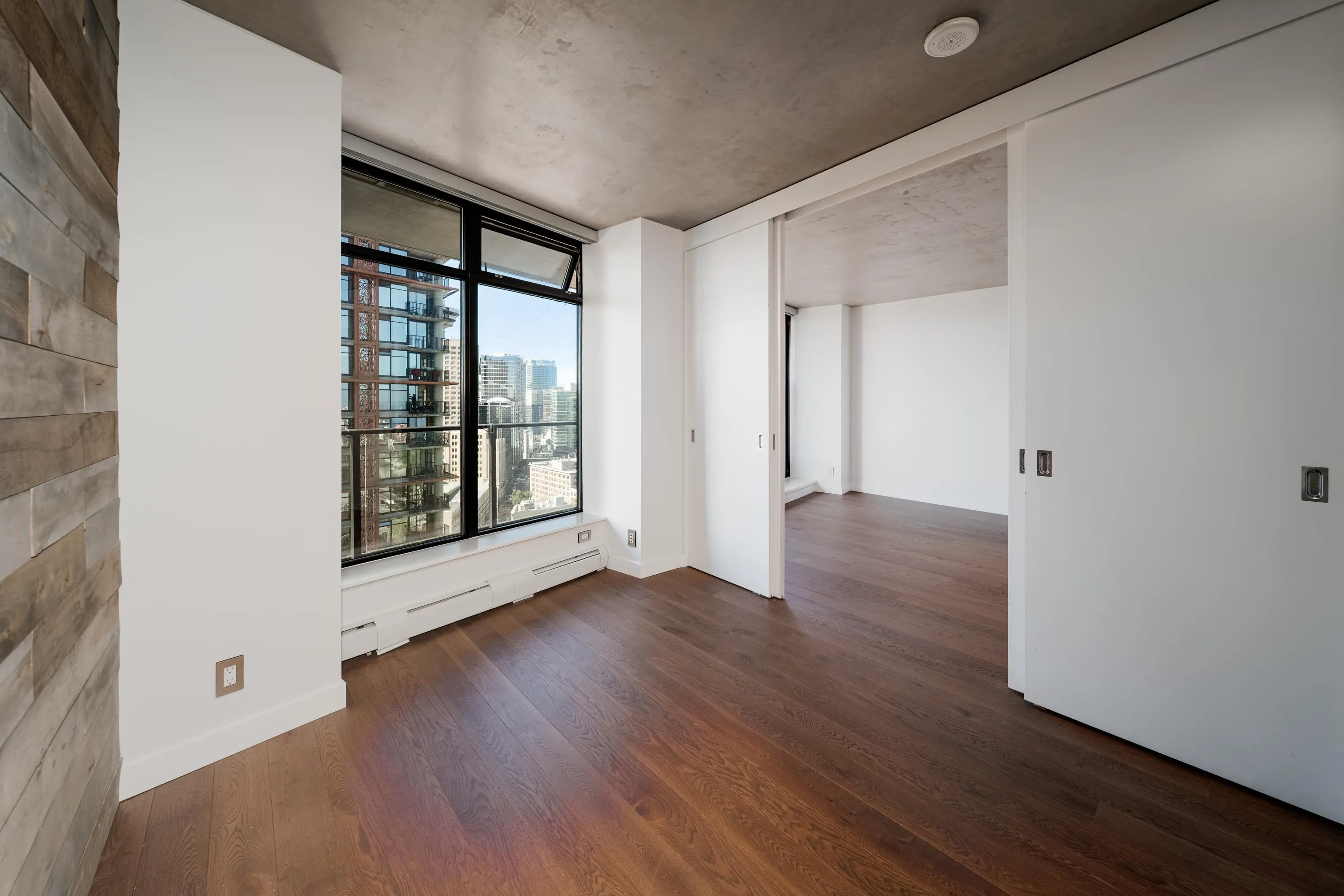 2508 108 W Cordova Street