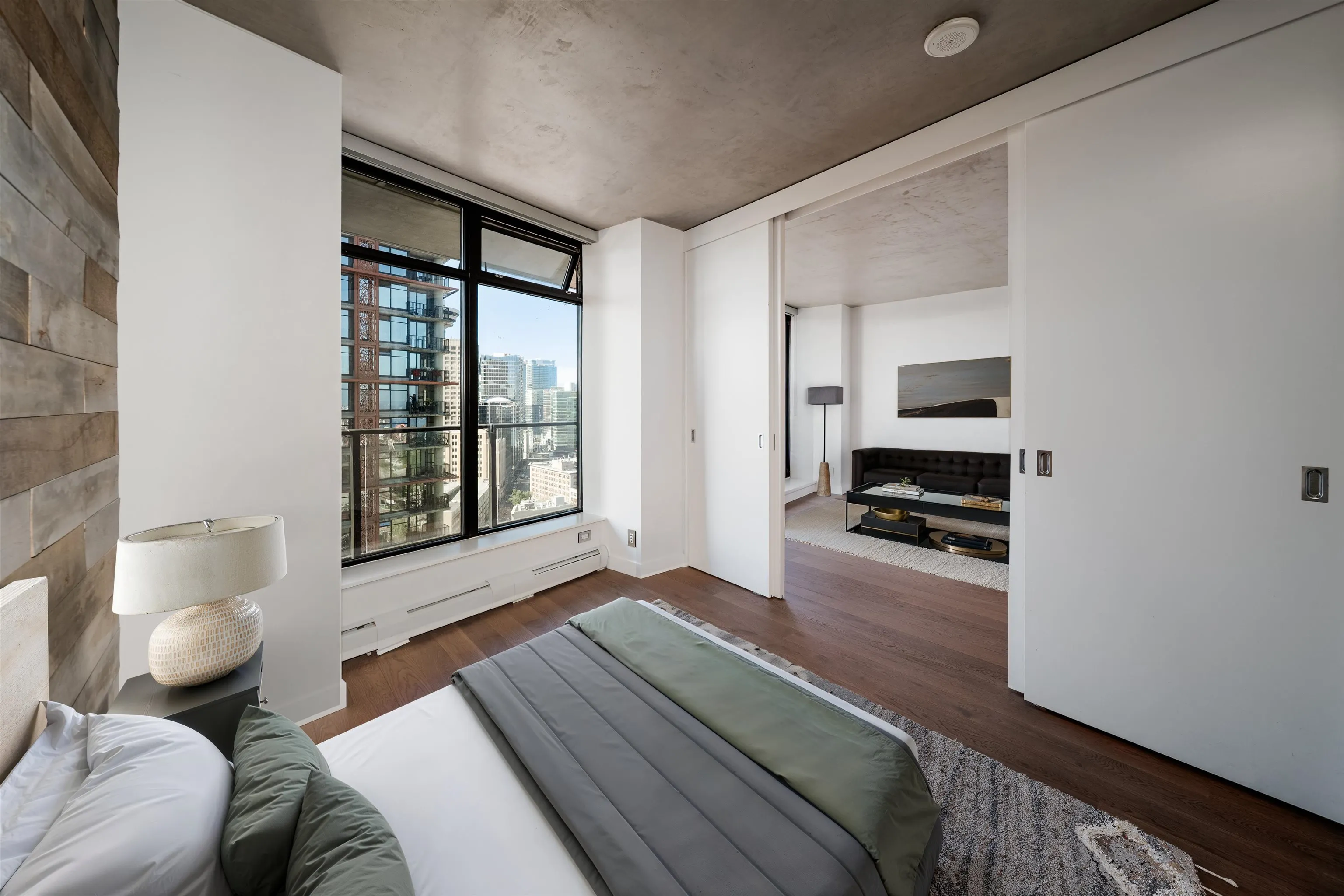 2508 108 W Cordova Street