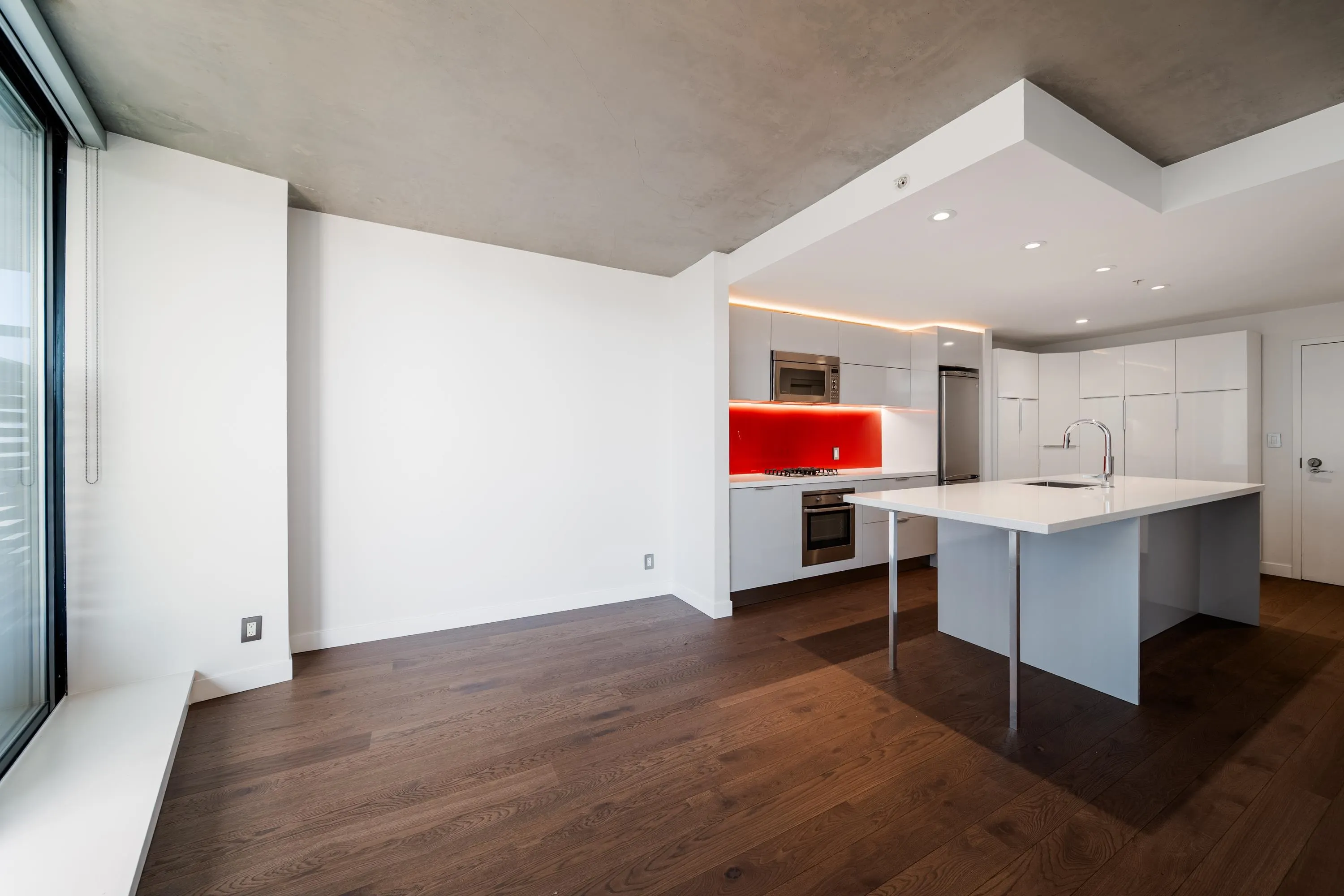 2508 108 W Cordova Street