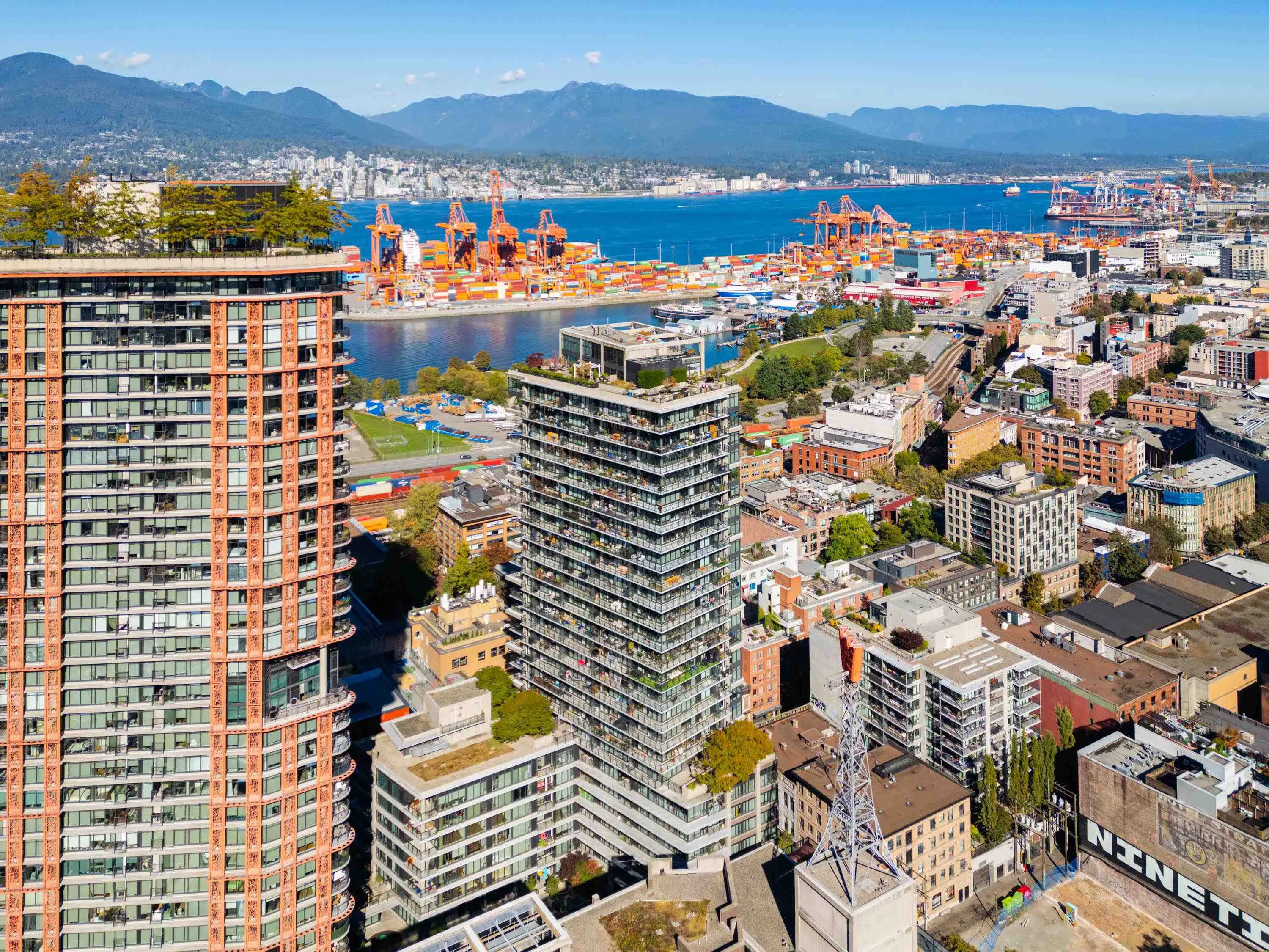 2508 108 W Cordova Street