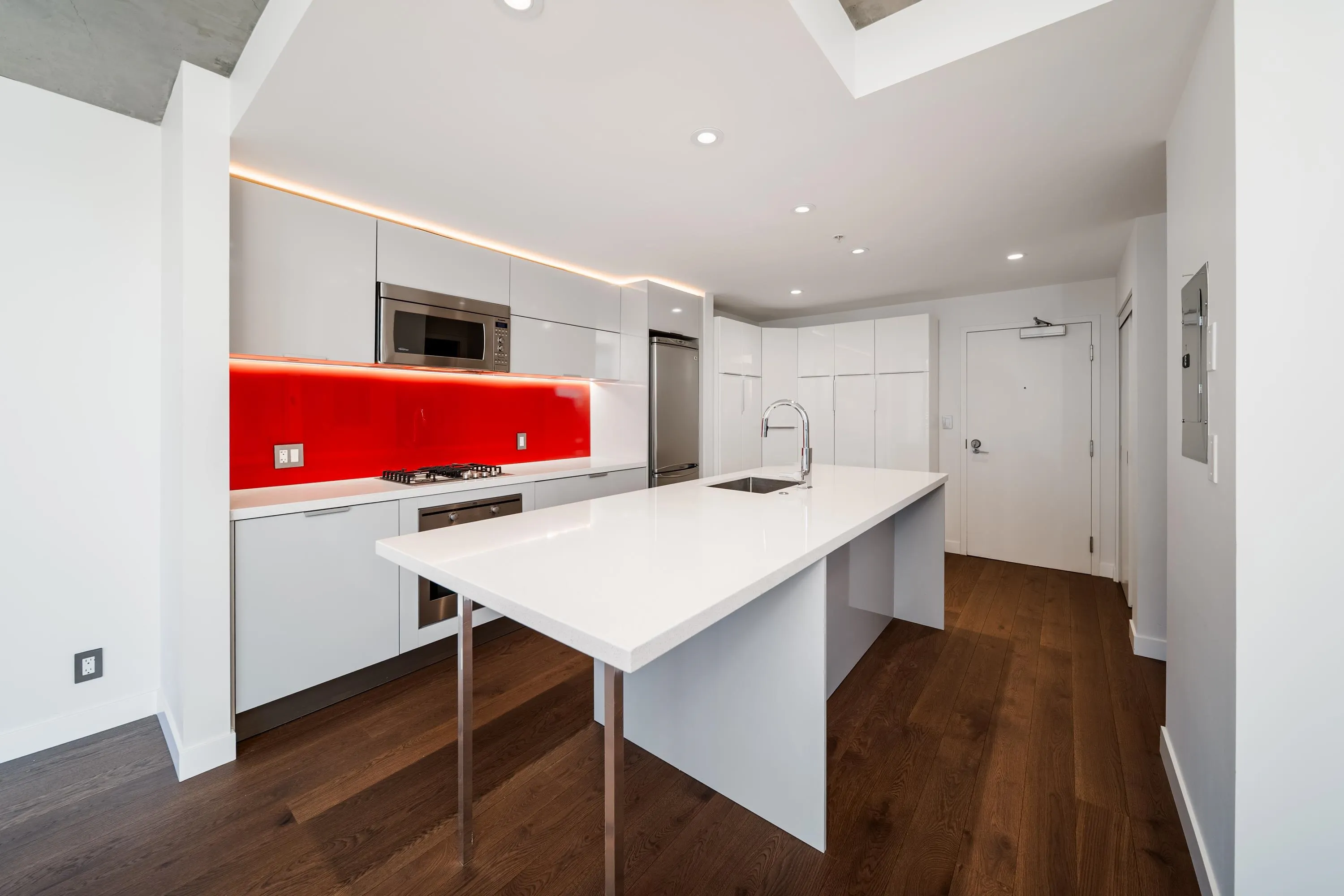 2508 108 W Cordova Street