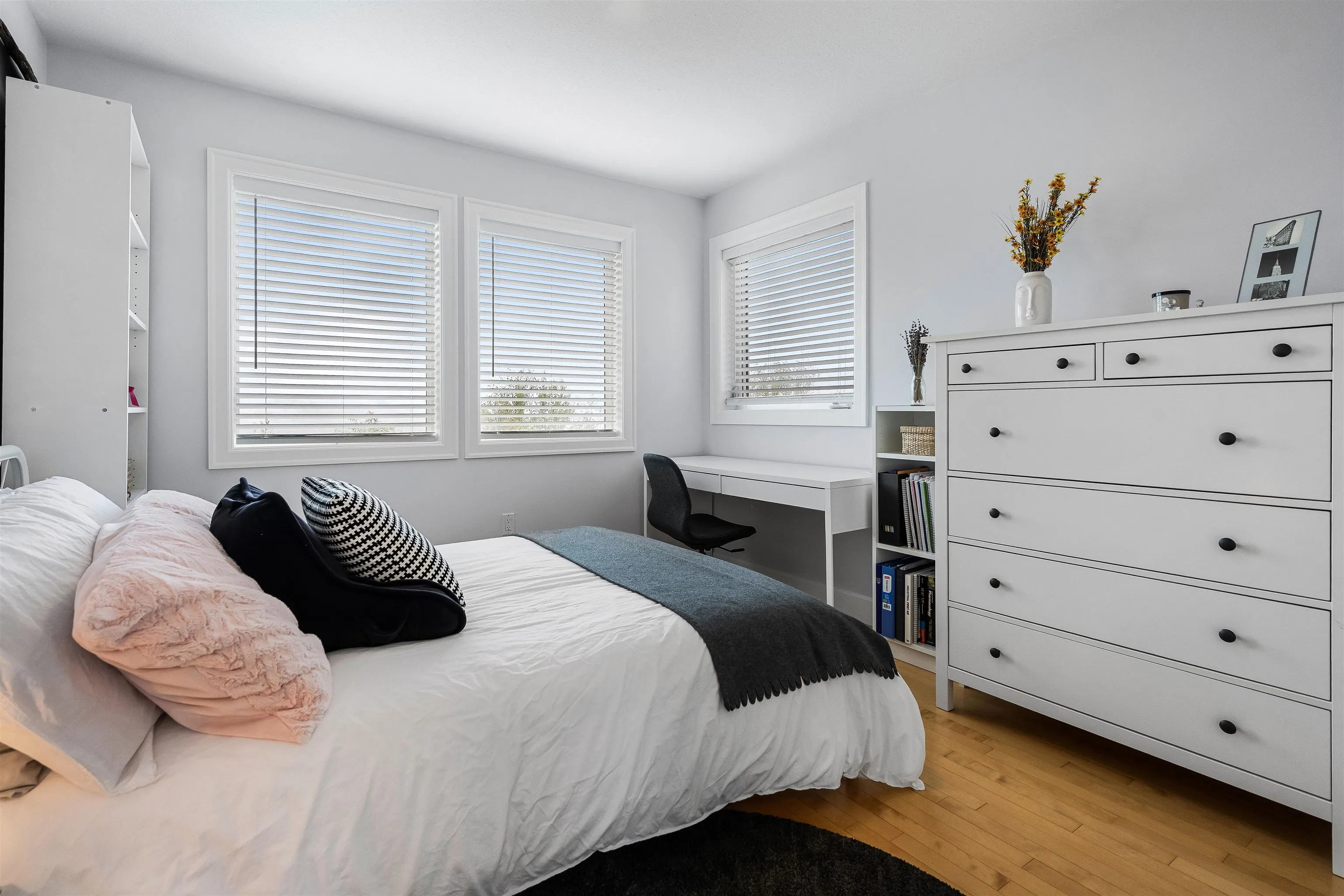 46052 Bridle Ridge Crescent
