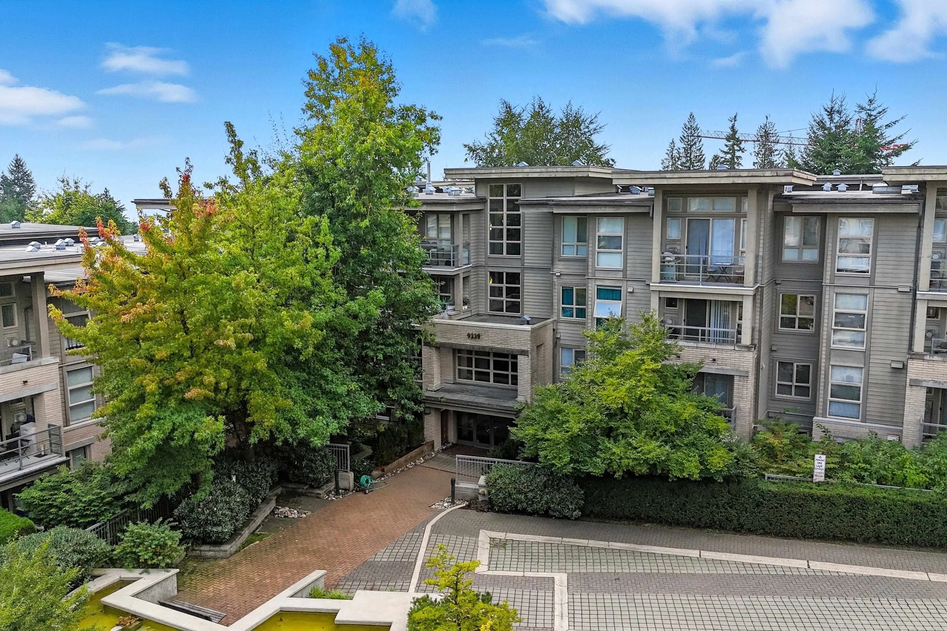 321 9339 University Crescent