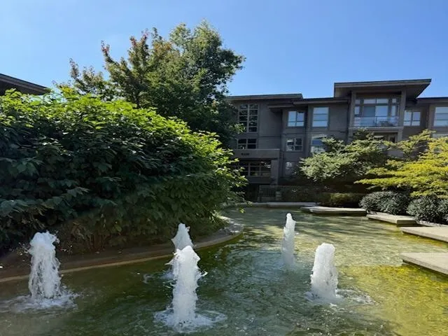321 9339 University Crescent