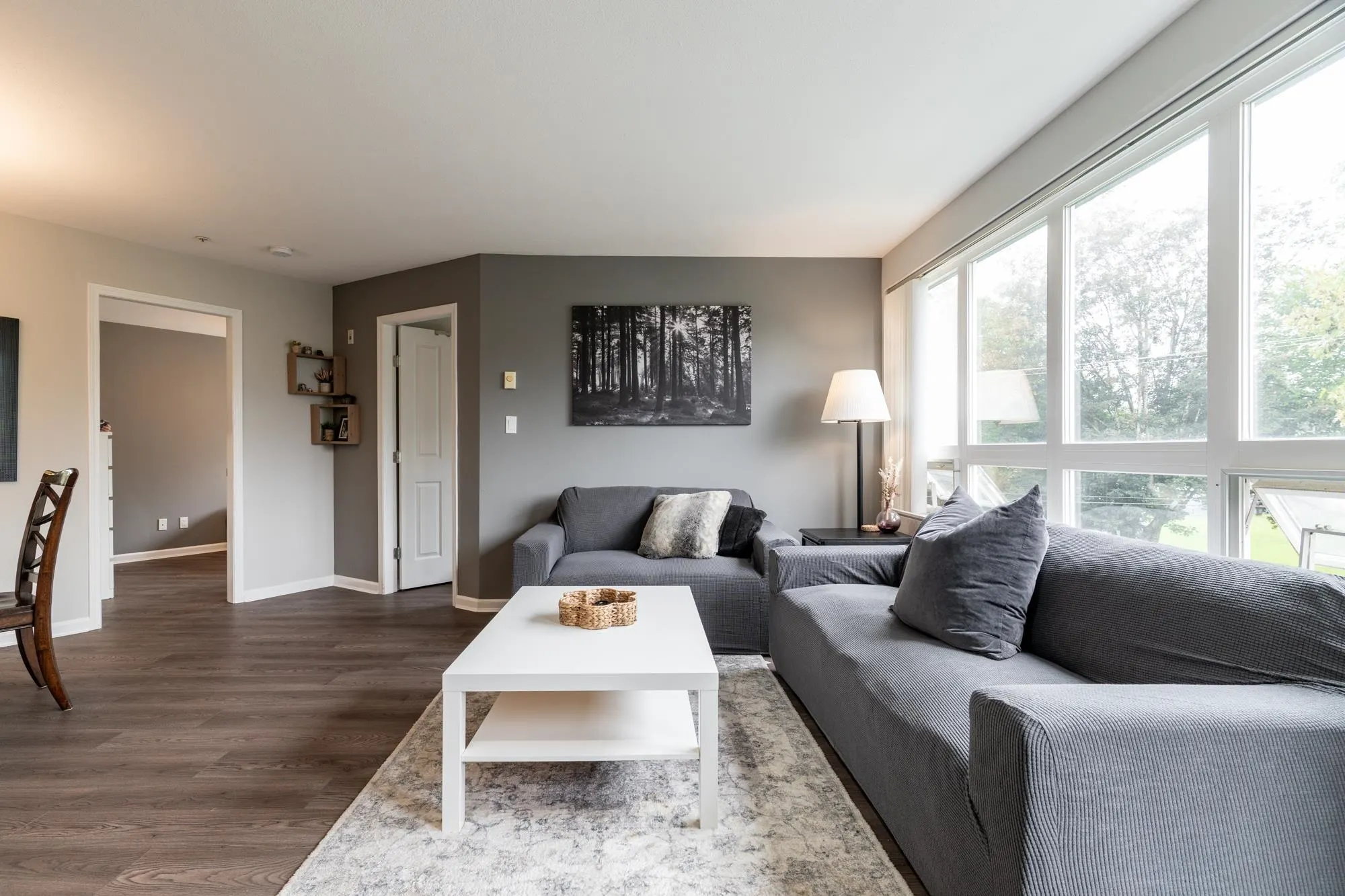 A306 2099 Lougheed Highway