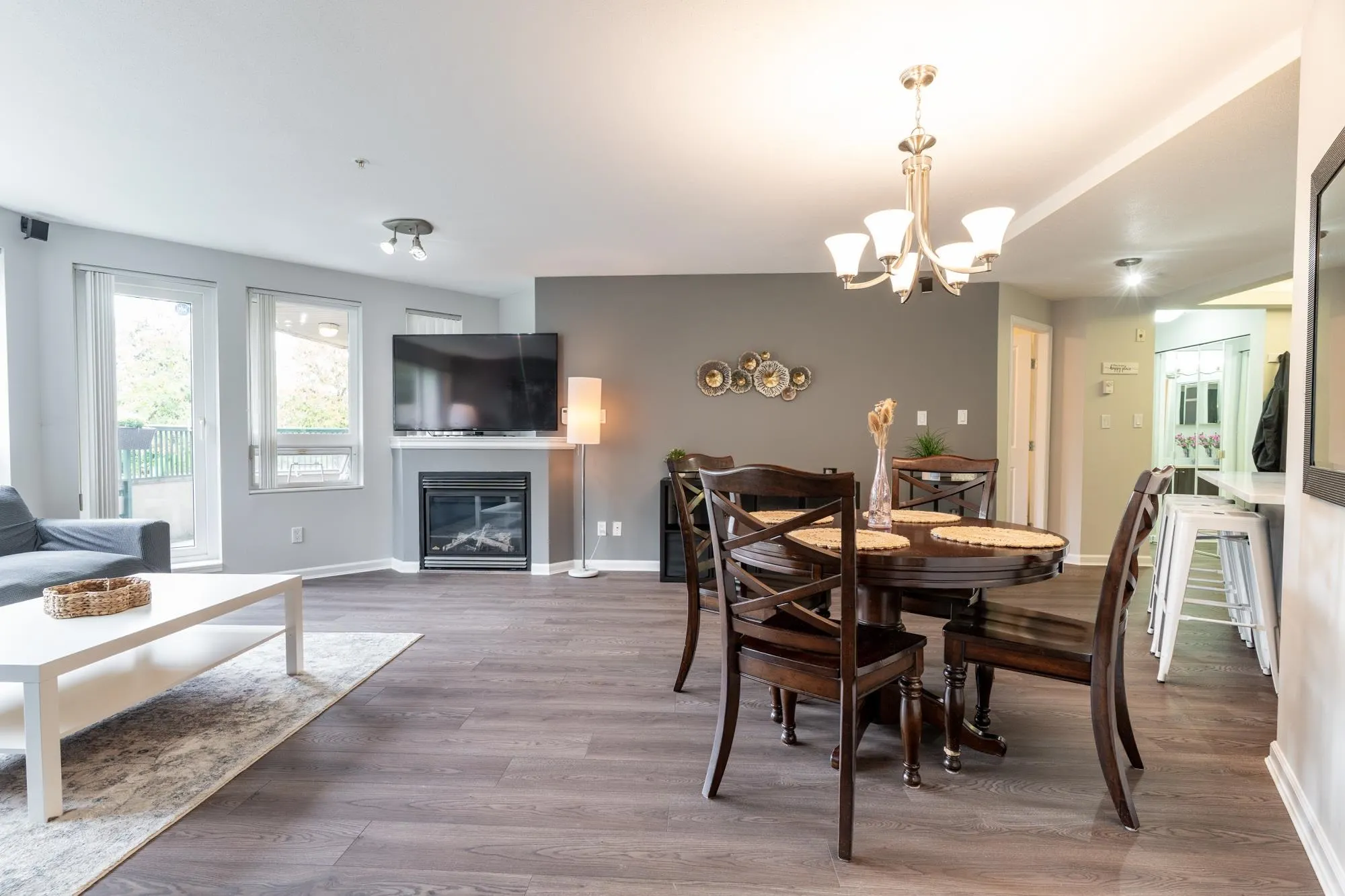 A306 2099 Lougheed Highway