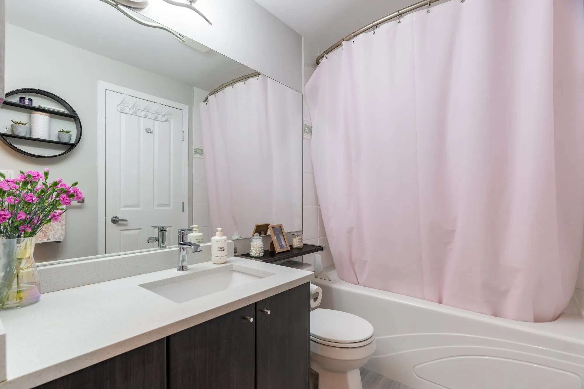 A306 2099 Lougheed Highway