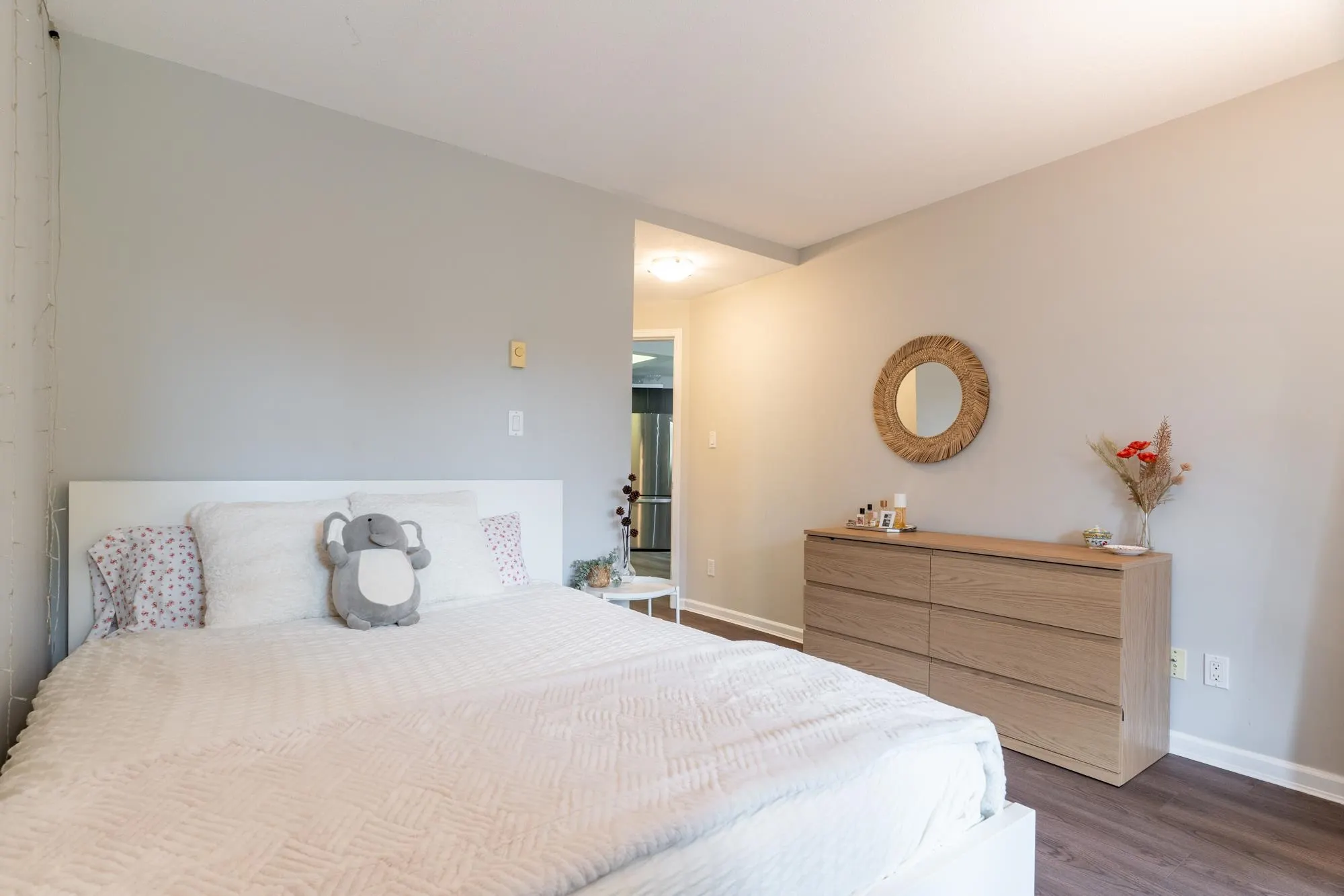 A306 2099 Lougheed Highway