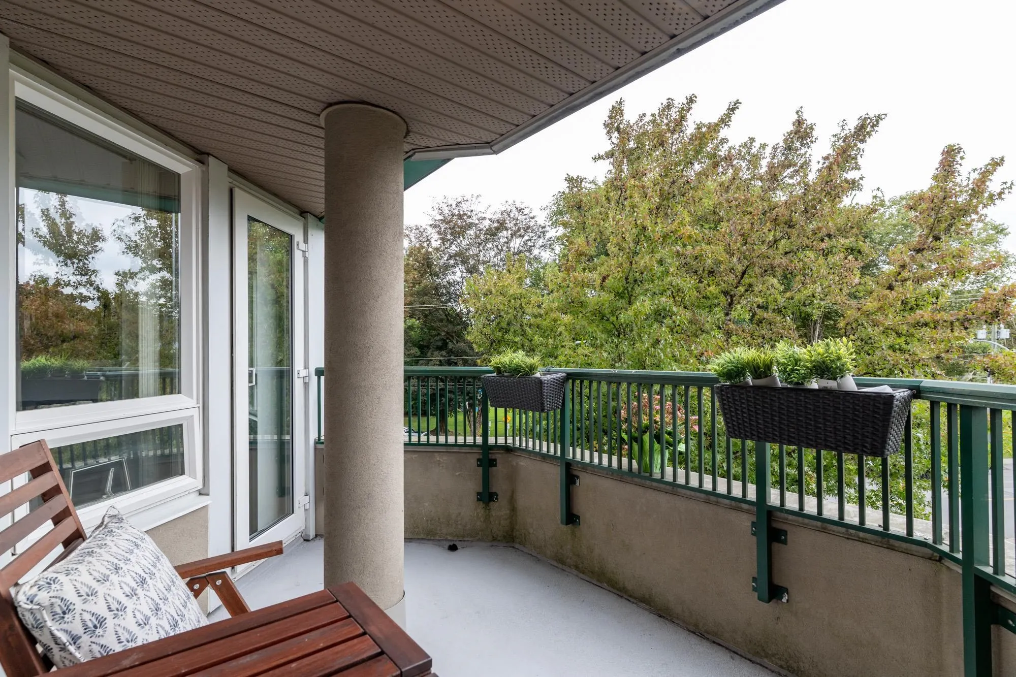 A306 2099 Lougheed Highway