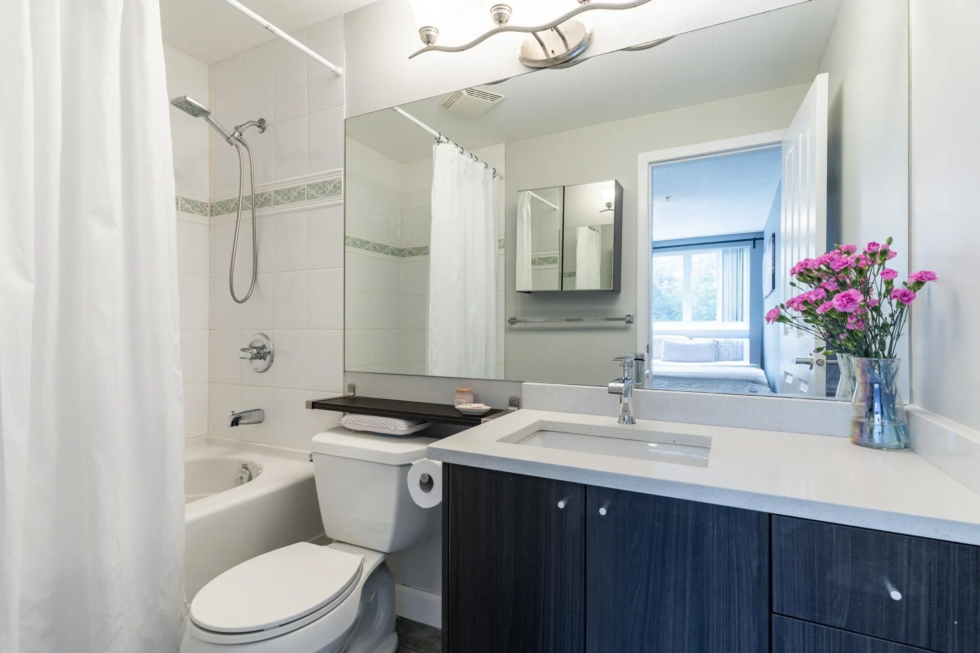 A306 2099 Lougheed Highway