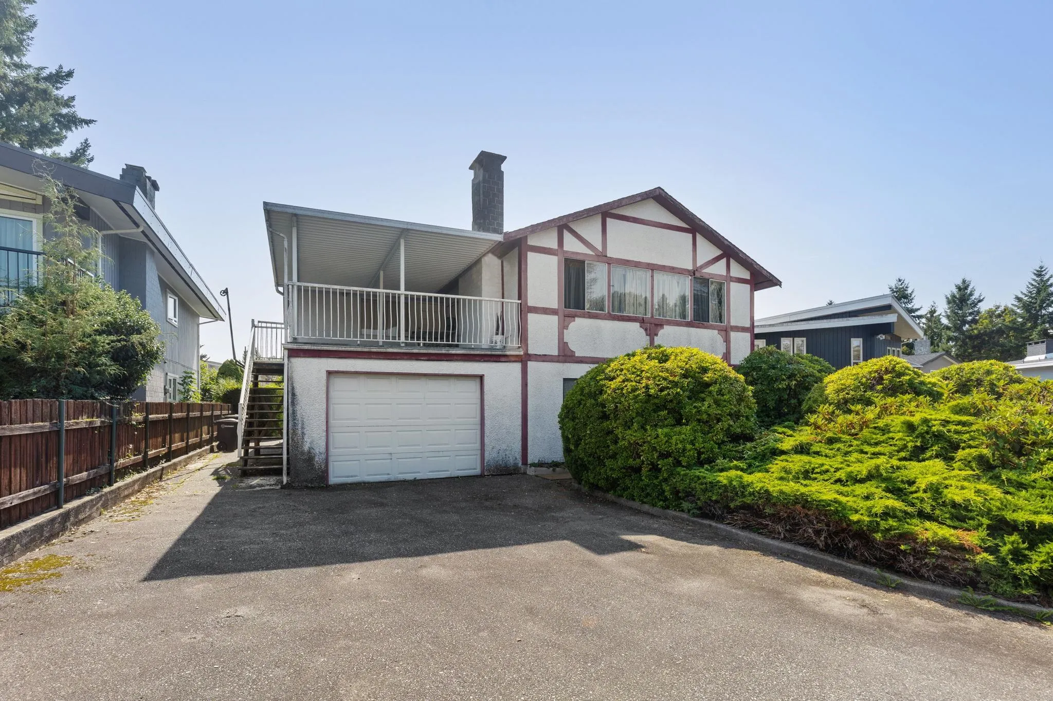 920 Everett Crescent
