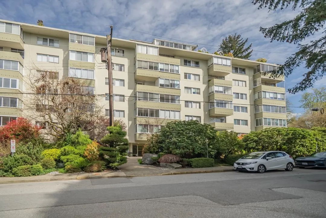 606 1425 Esquimalt Avenue