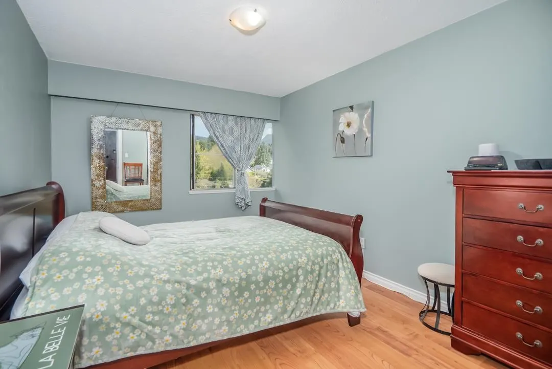 606 1425 Esquimalt Avenue