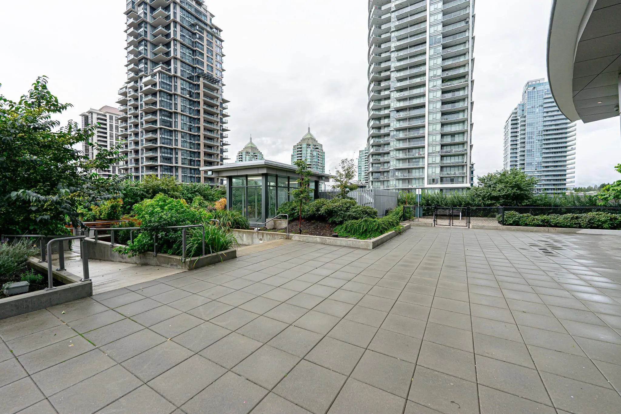 3406 2085 Skyline Court