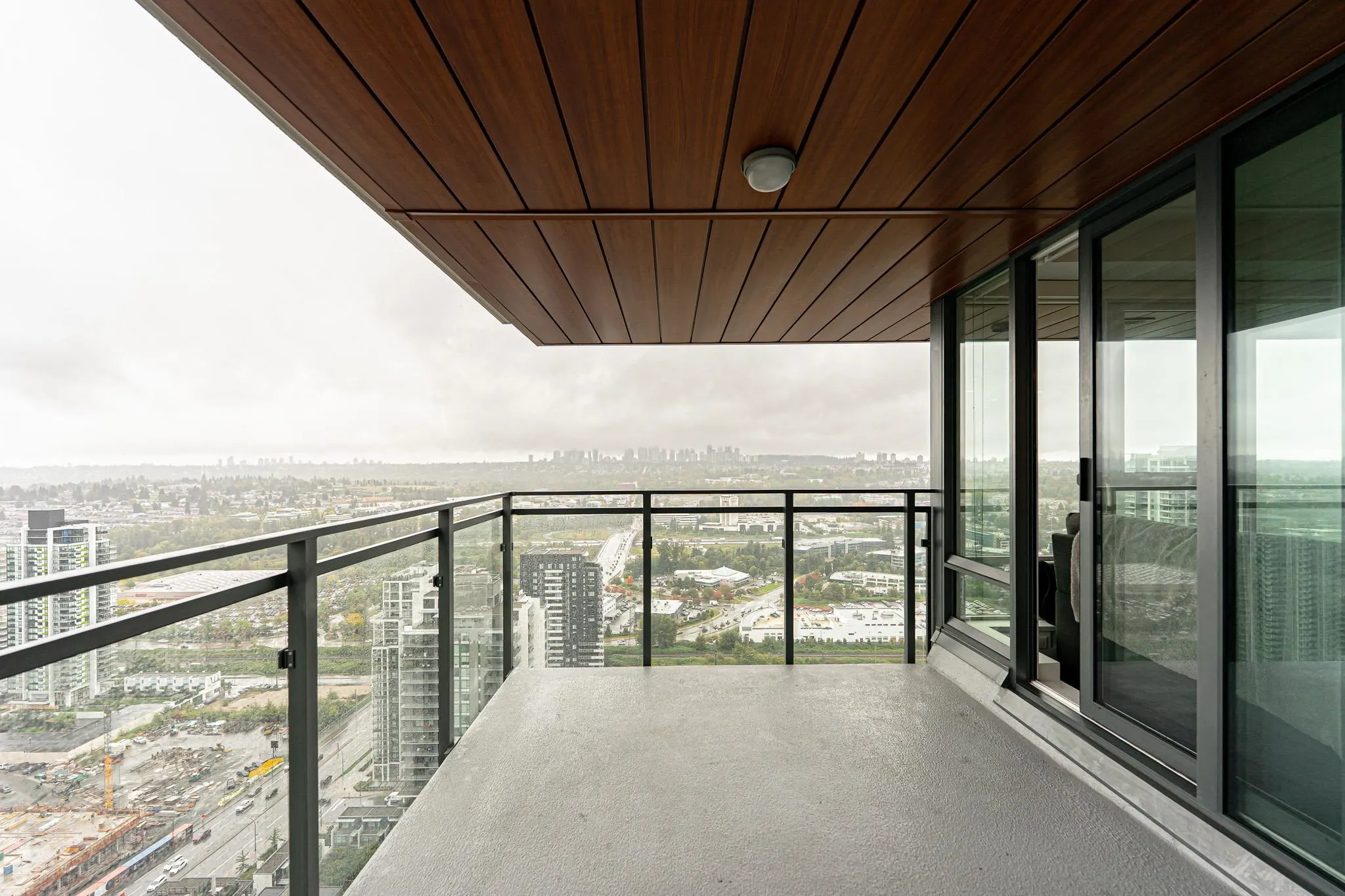 3406 2085 Skyline Court