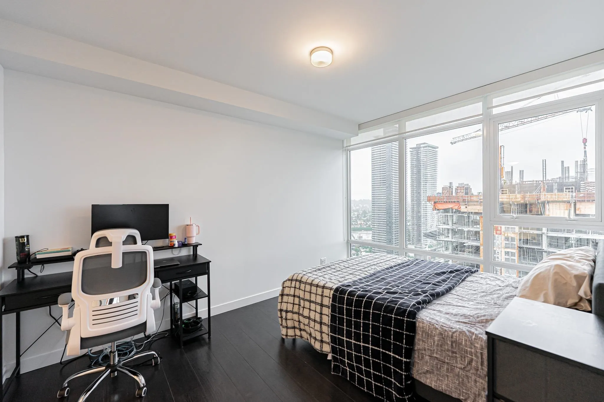 3406 2085 Skyline Court