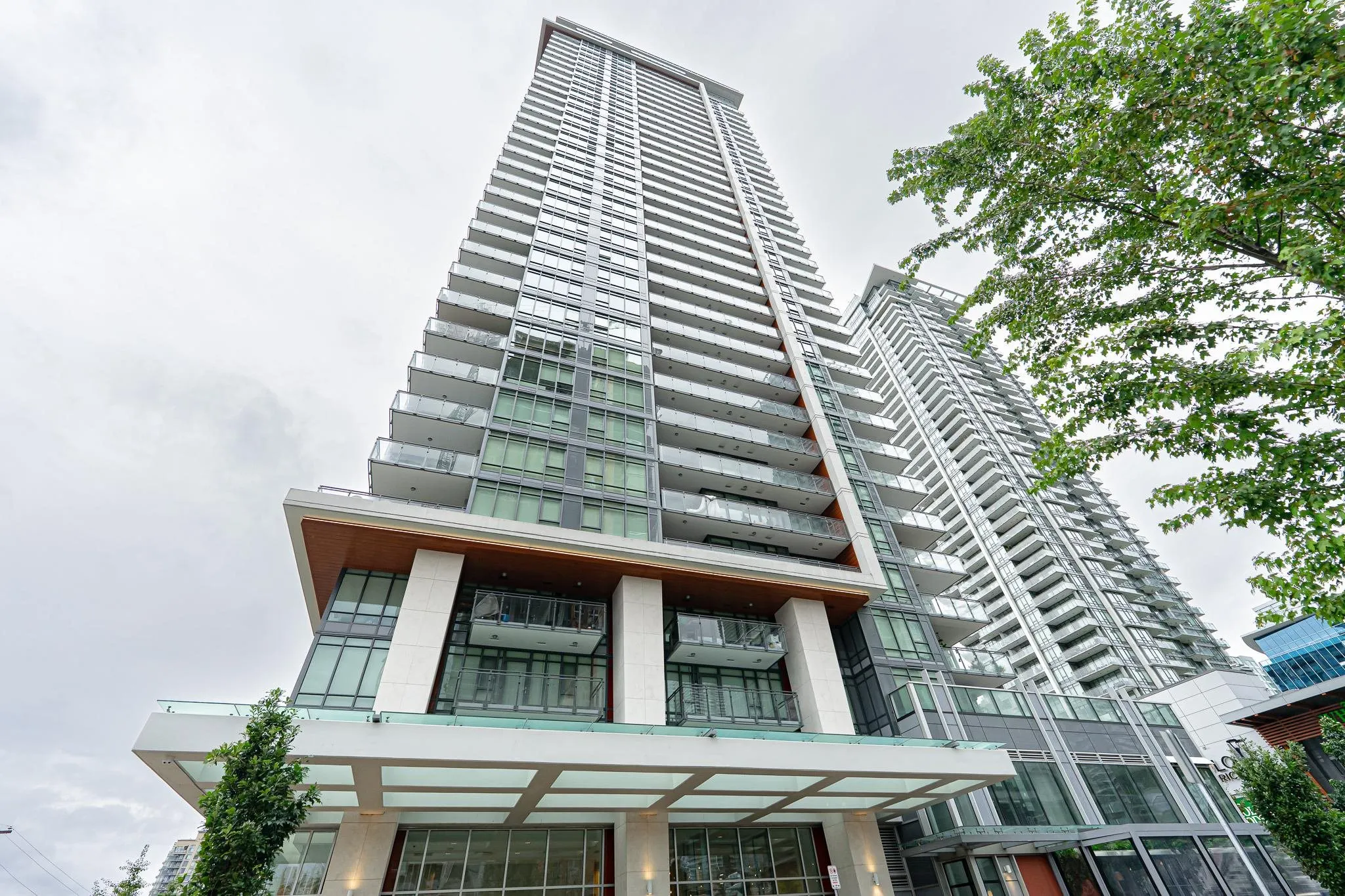 3406 2085 Skyline Court