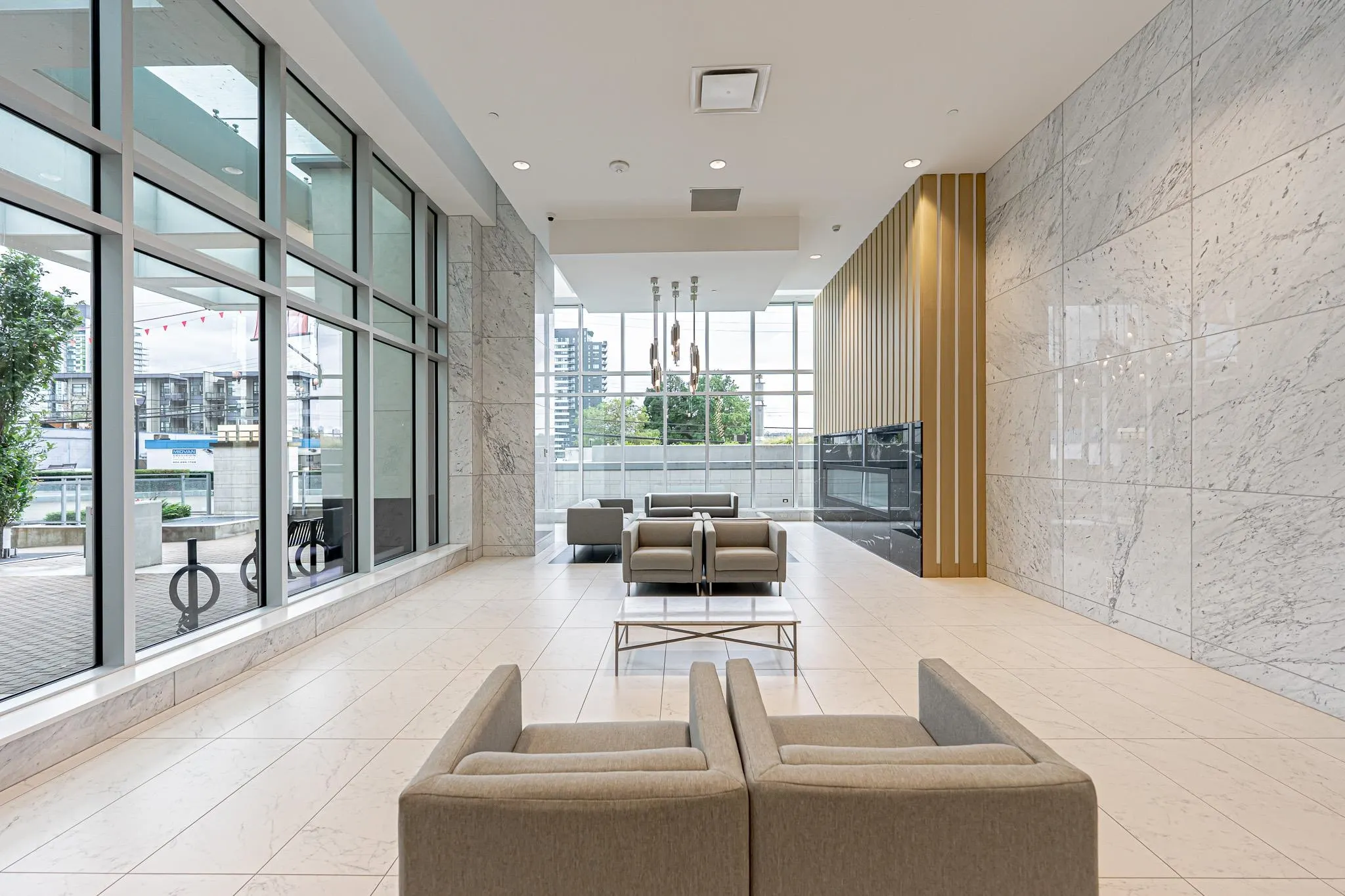 3406 2085 Skyline Court