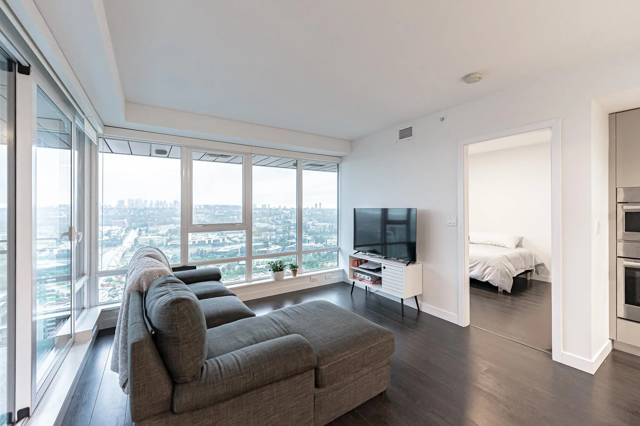3406 2085 Skyline Court