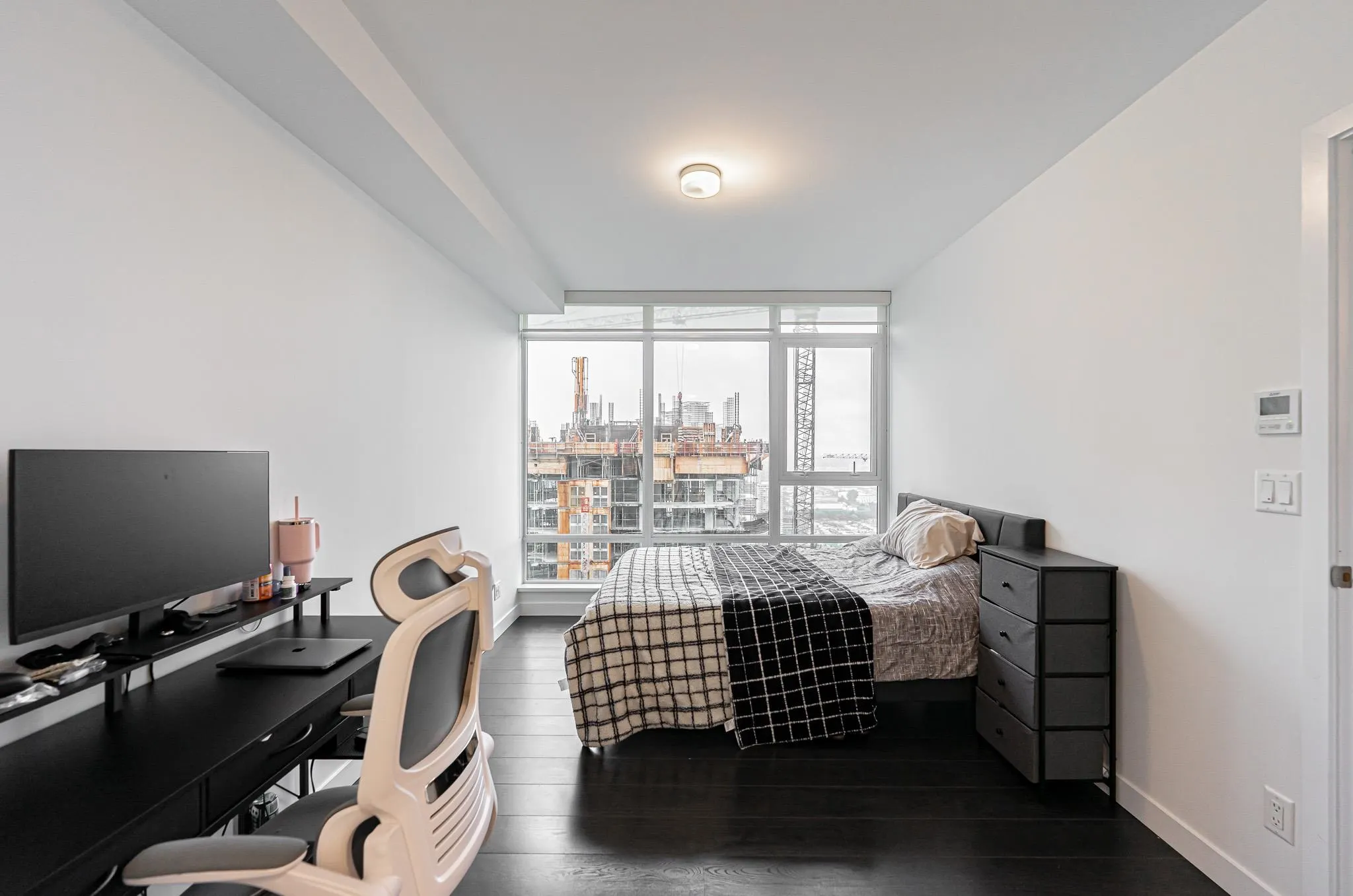 3406 2085 Skyline Court