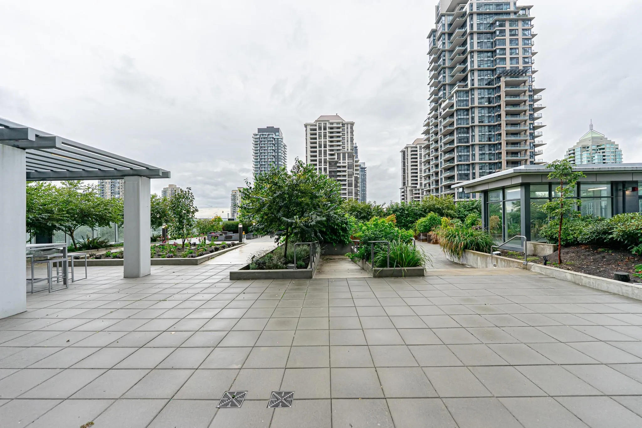 3406 2085 Skyline Court