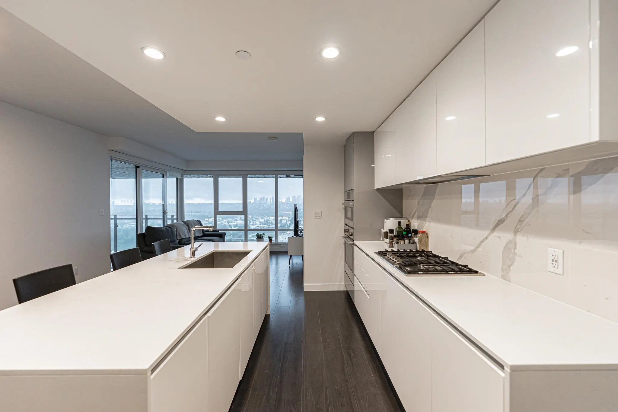 3406 2085 Skyline Court