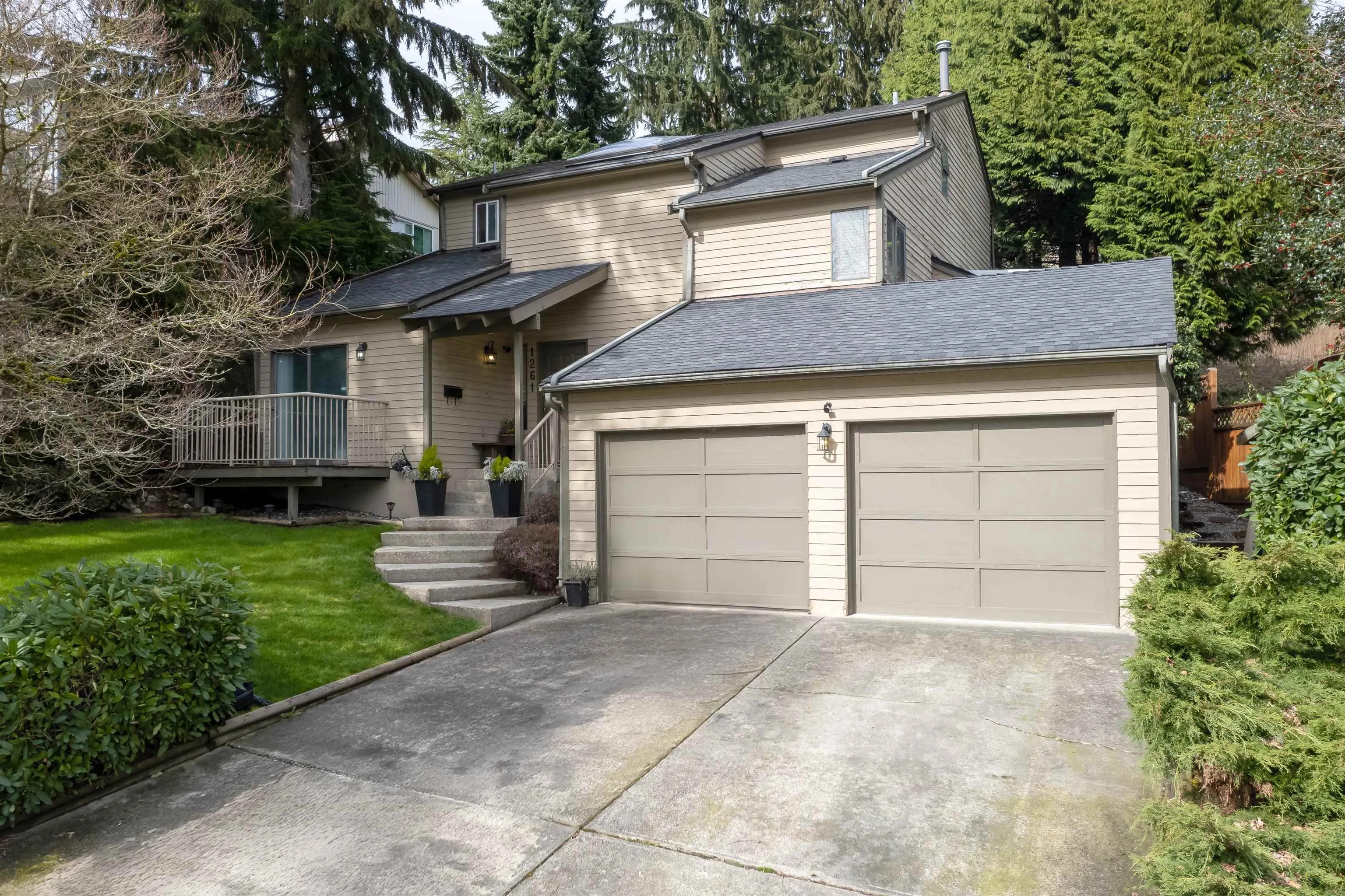 1261 Lansdowne Drive