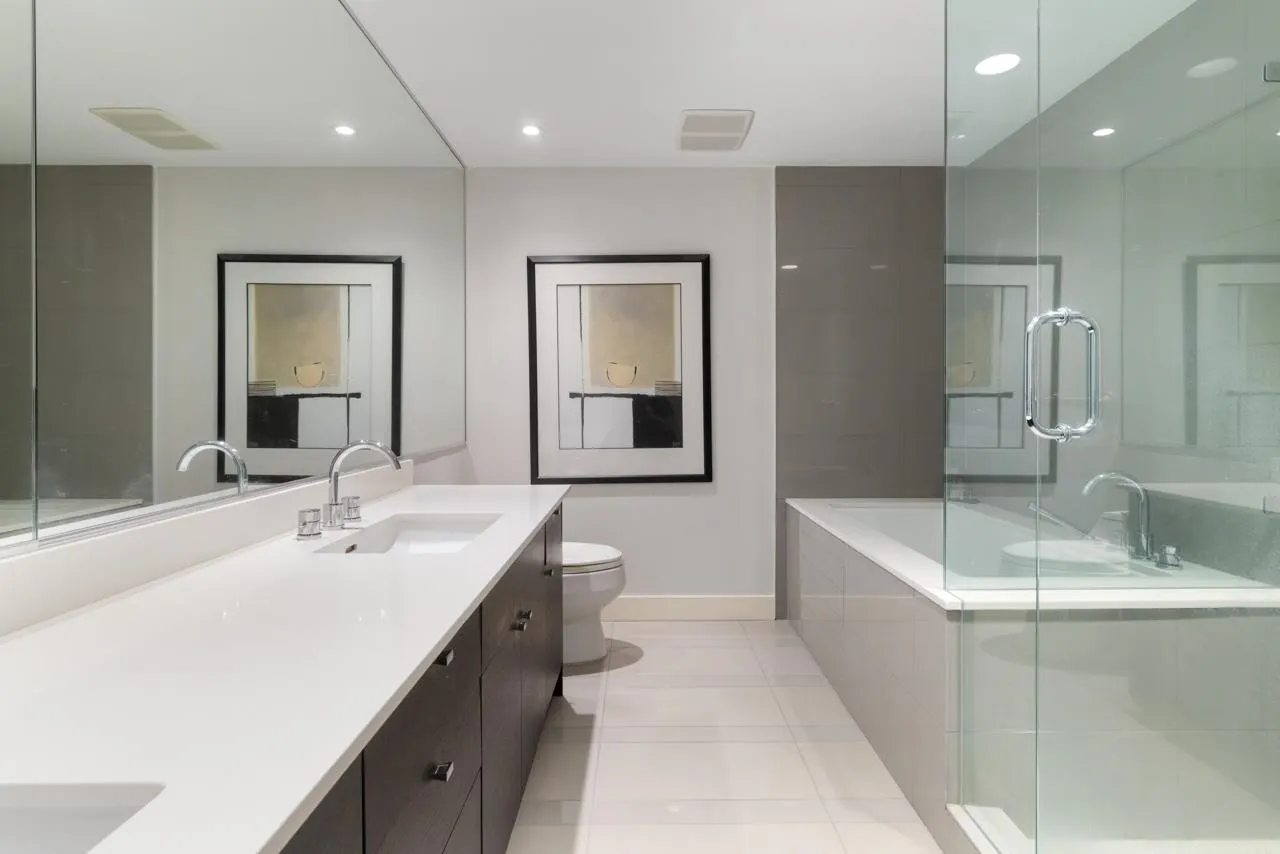 805 1383 Marinaside Crescent