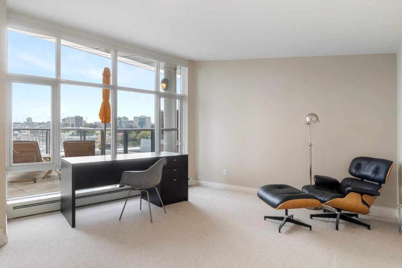 805 1383 Marinaside Crescent