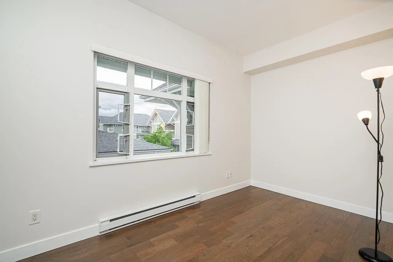 160 7388 Macpherson Avenue