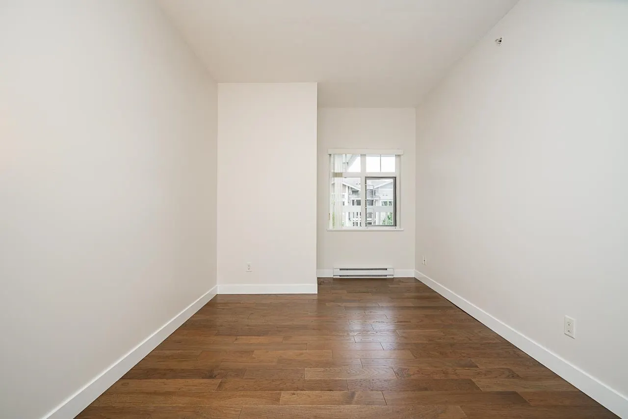 160 7388 Macpherson Avenue