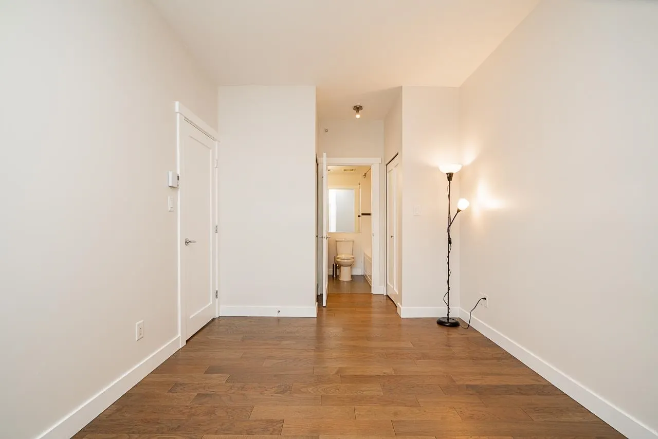 160 7388 Macpherson Avenue