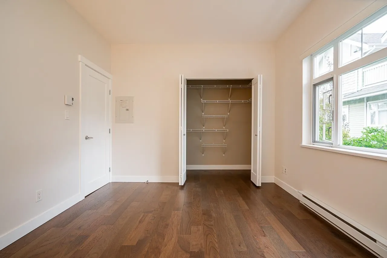 160 7388 Macpherson Avenue