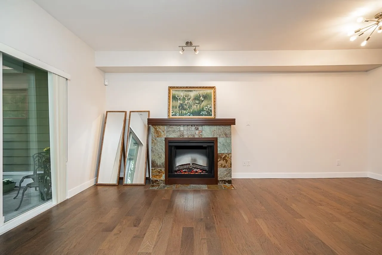 160 7388 Macpherson Avenue