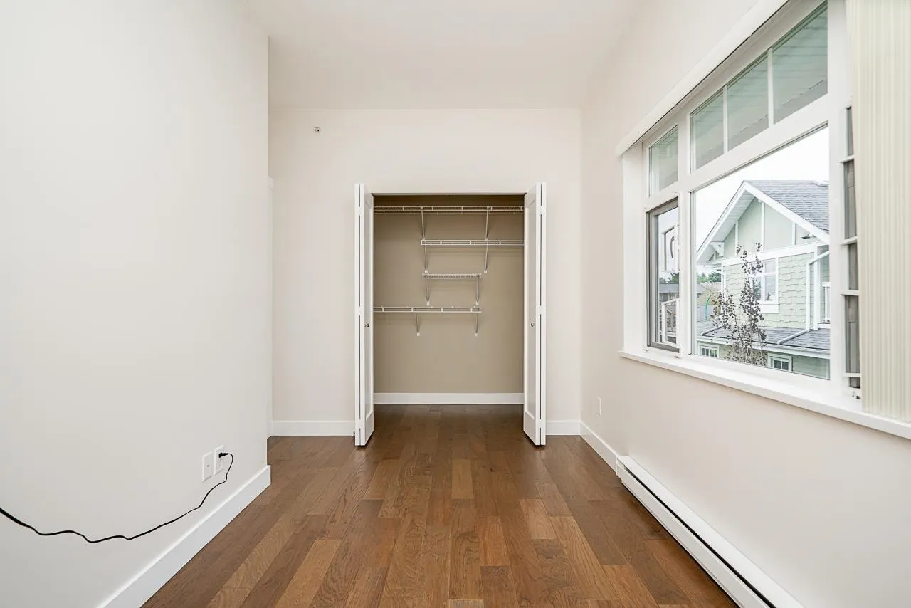 160 7388 Macpherson Avenue