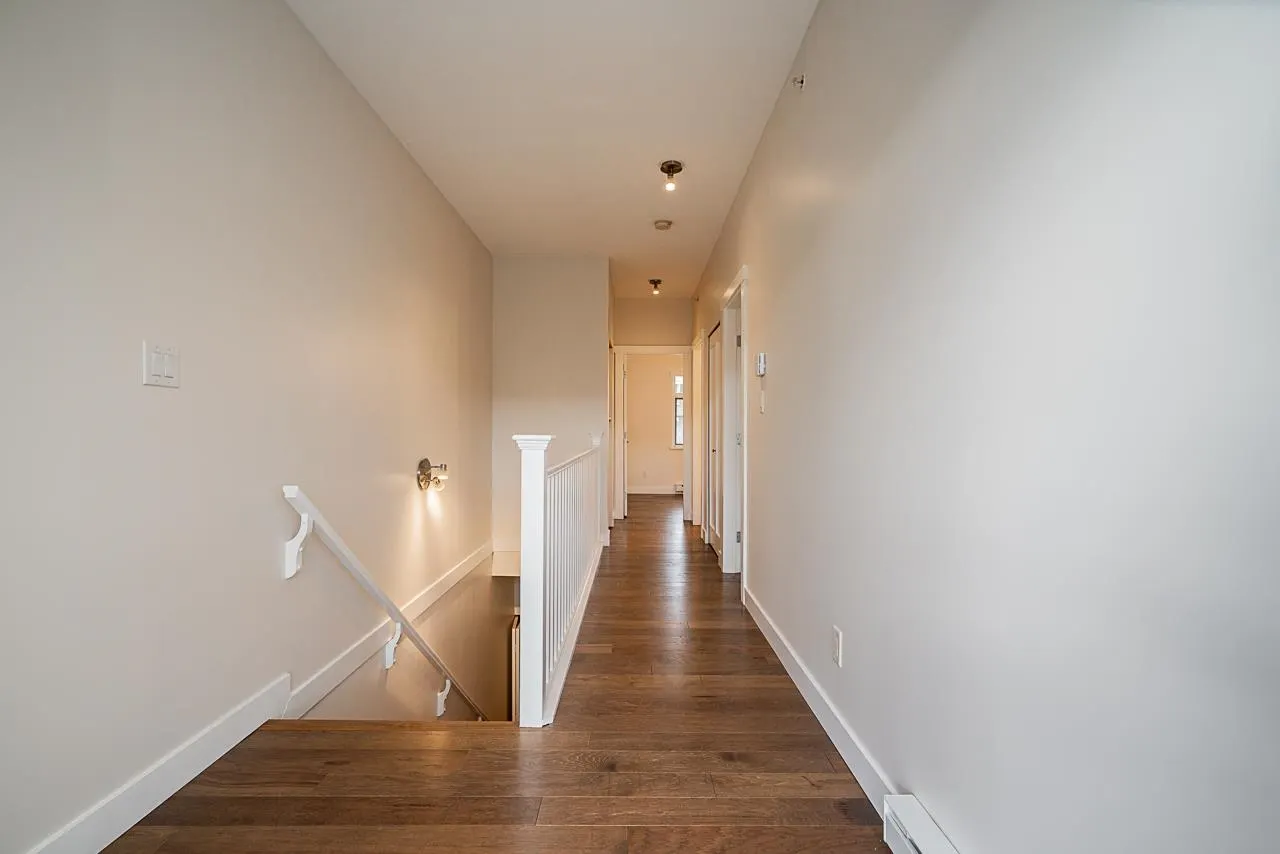 160 7388 Macpherson Avenue