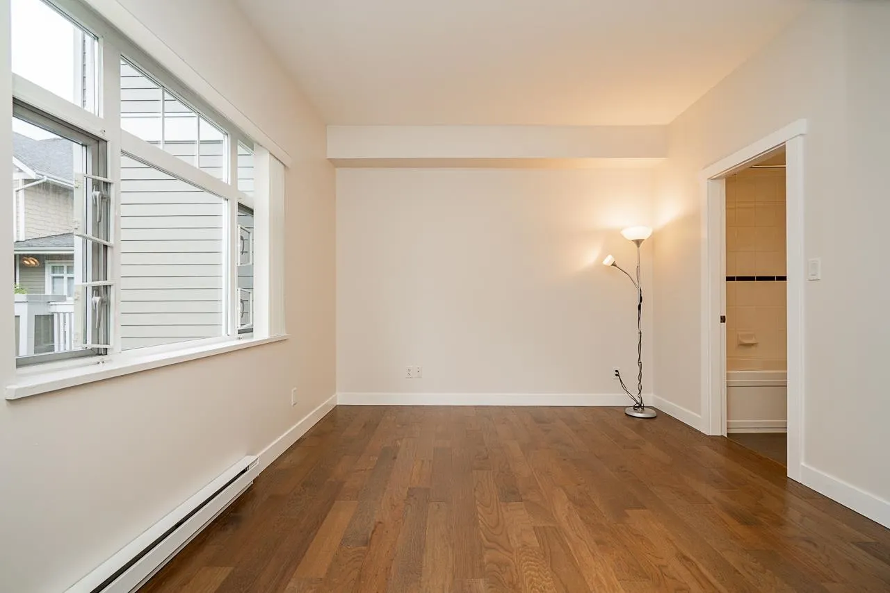 160 7388 Macpherson Avenue