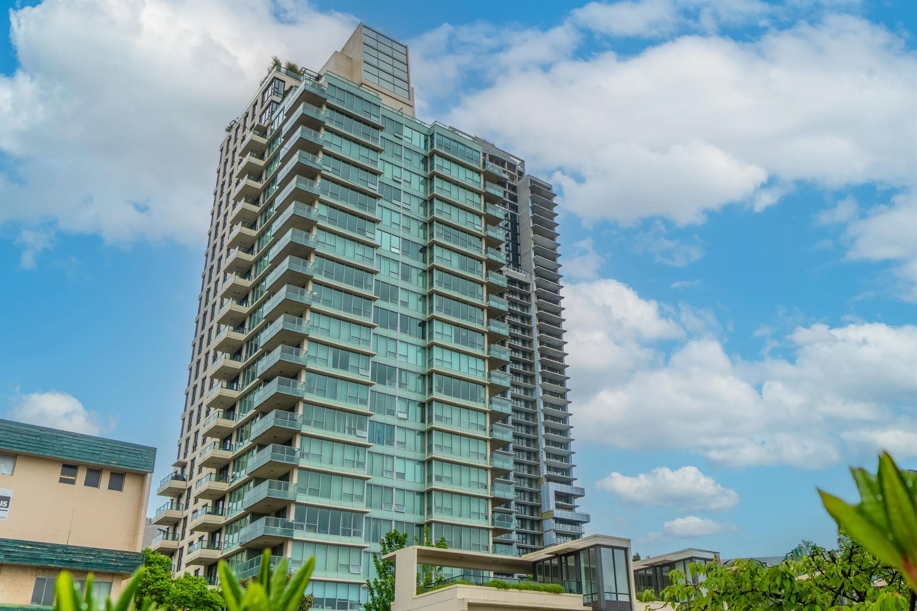 1901 2200 Douglas Road