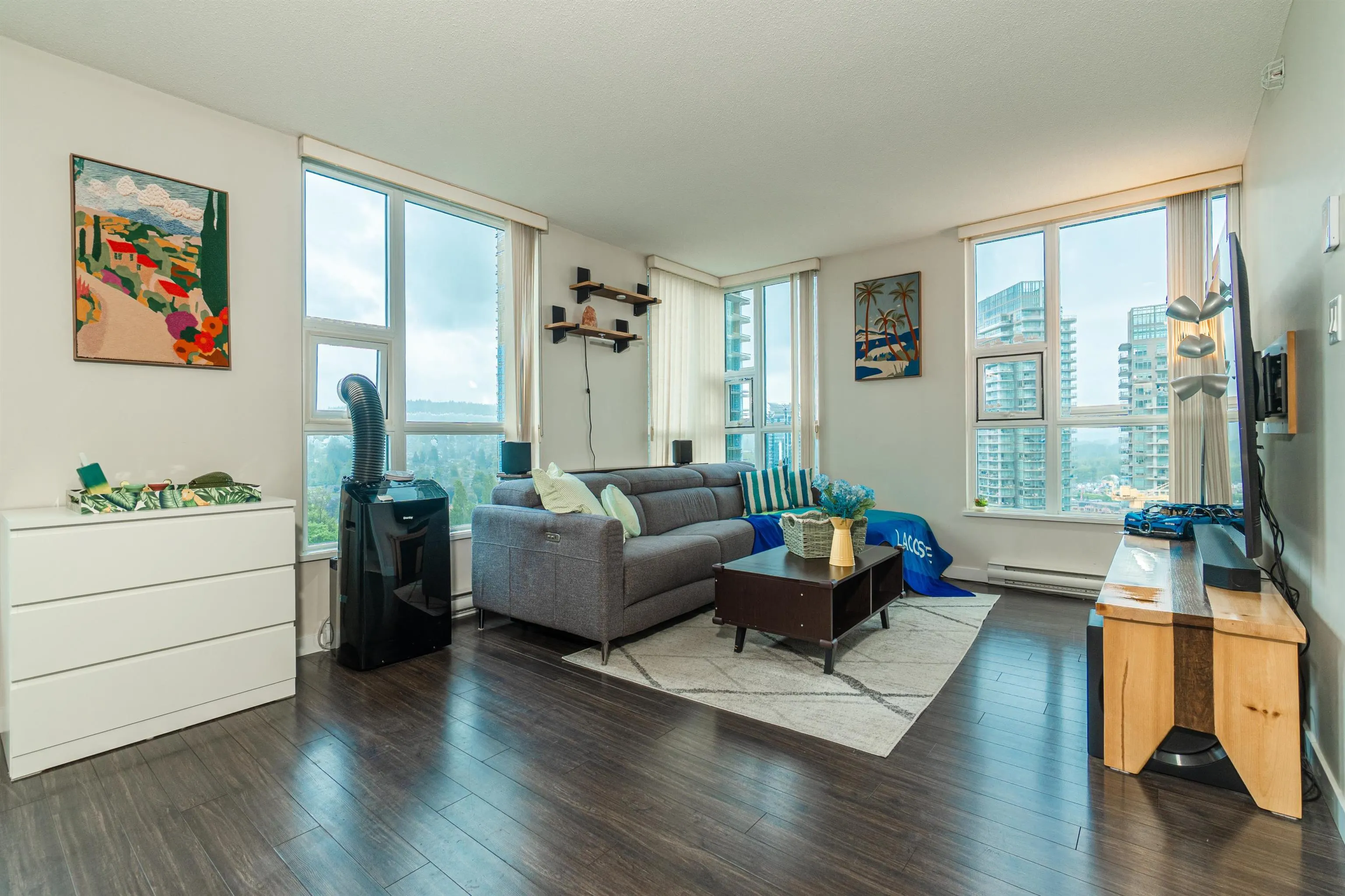 1901 2200 Douglas Road