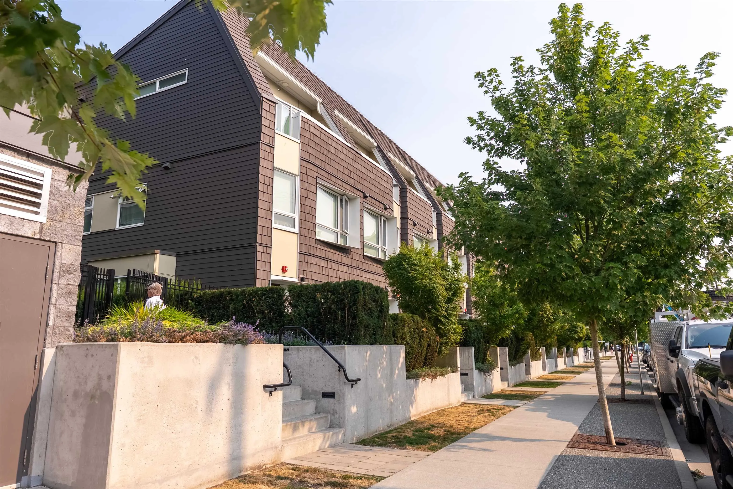 106 12040 Plaza Street