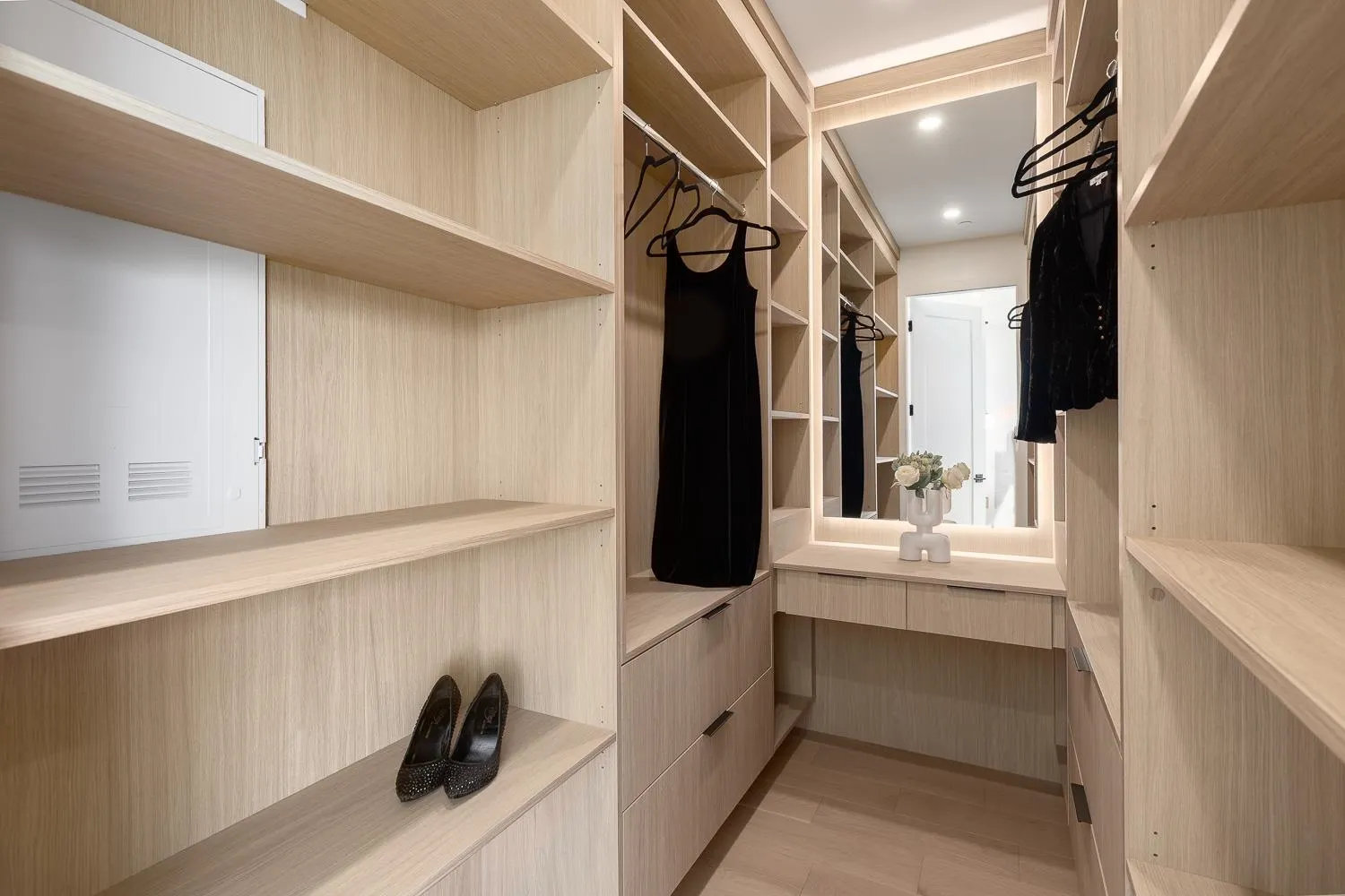 1 3536 W 14th Avenue